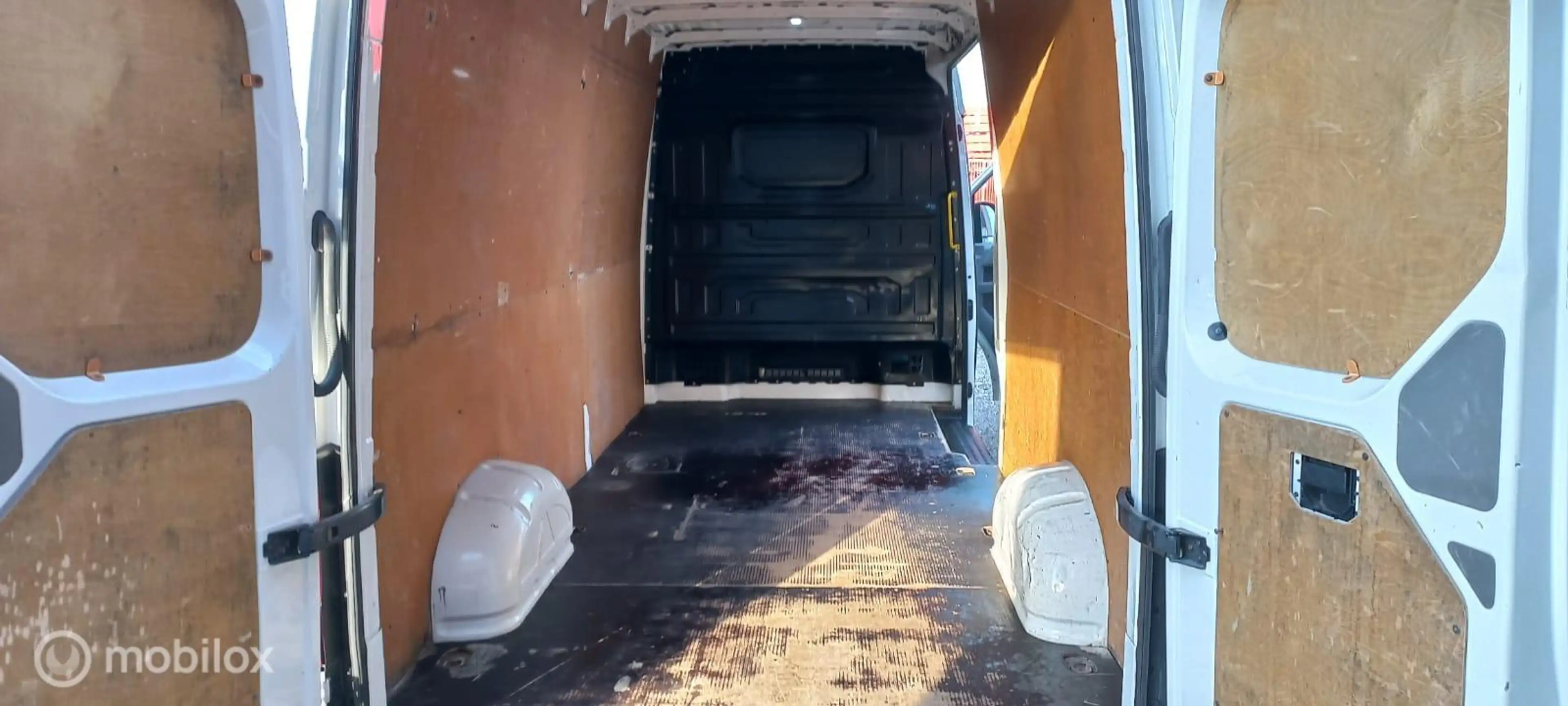 Volkswagen Crafter Bestel 35 2.0 TDI L4H3 — photo 9