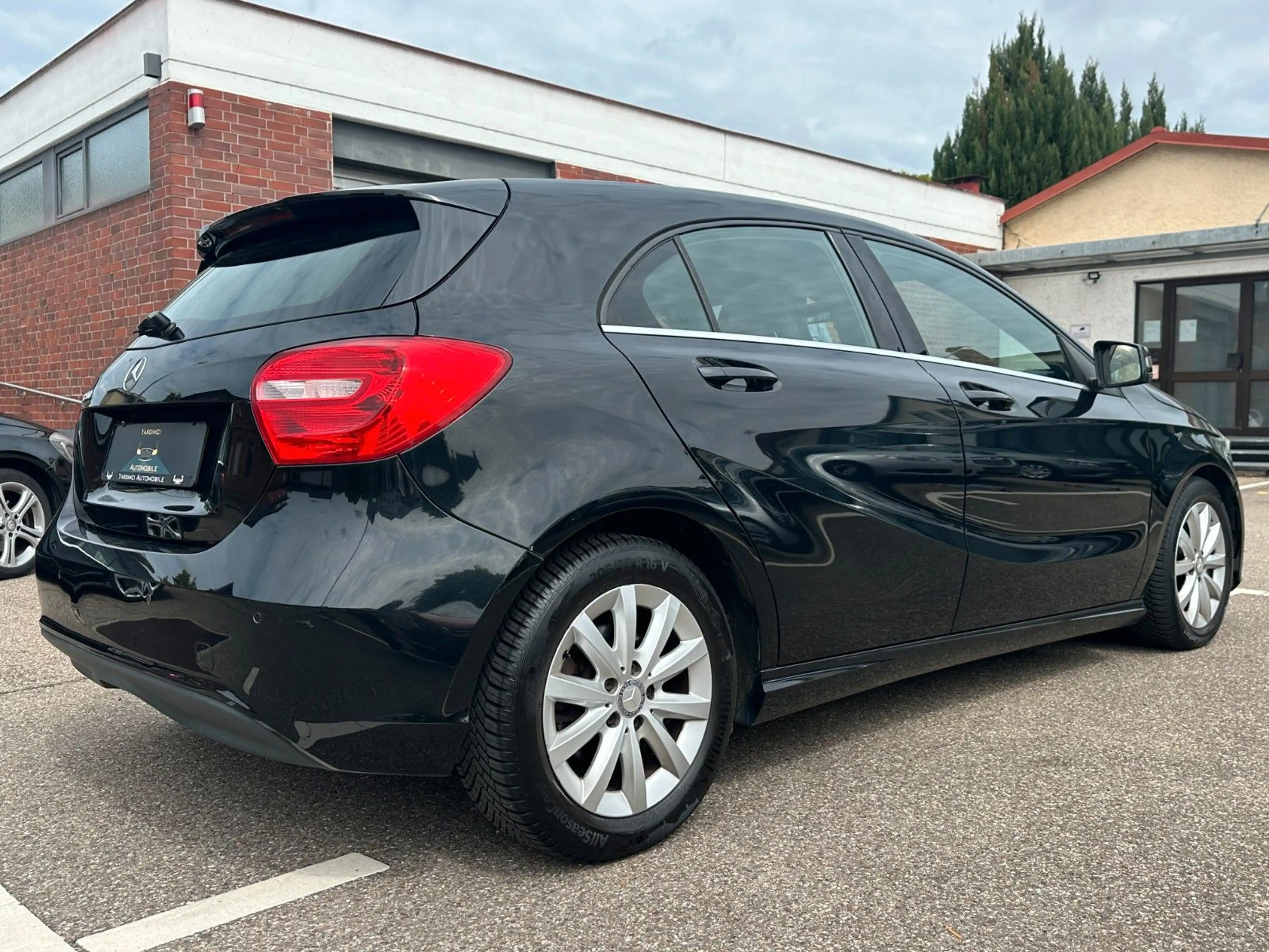 Mercedes-Benz A 200 BlueEfficiency Style*AHK*NAVI*PDC*SHZ* — photo 4