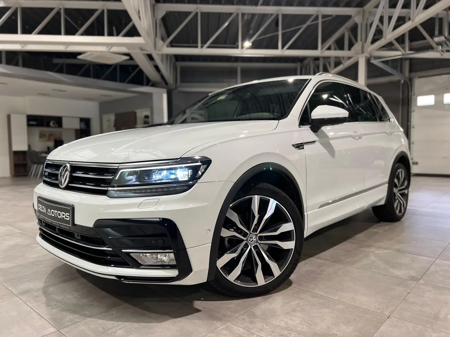Volkswagen Tiguan R-Line 4Motion | DSG - pano|LED - 1