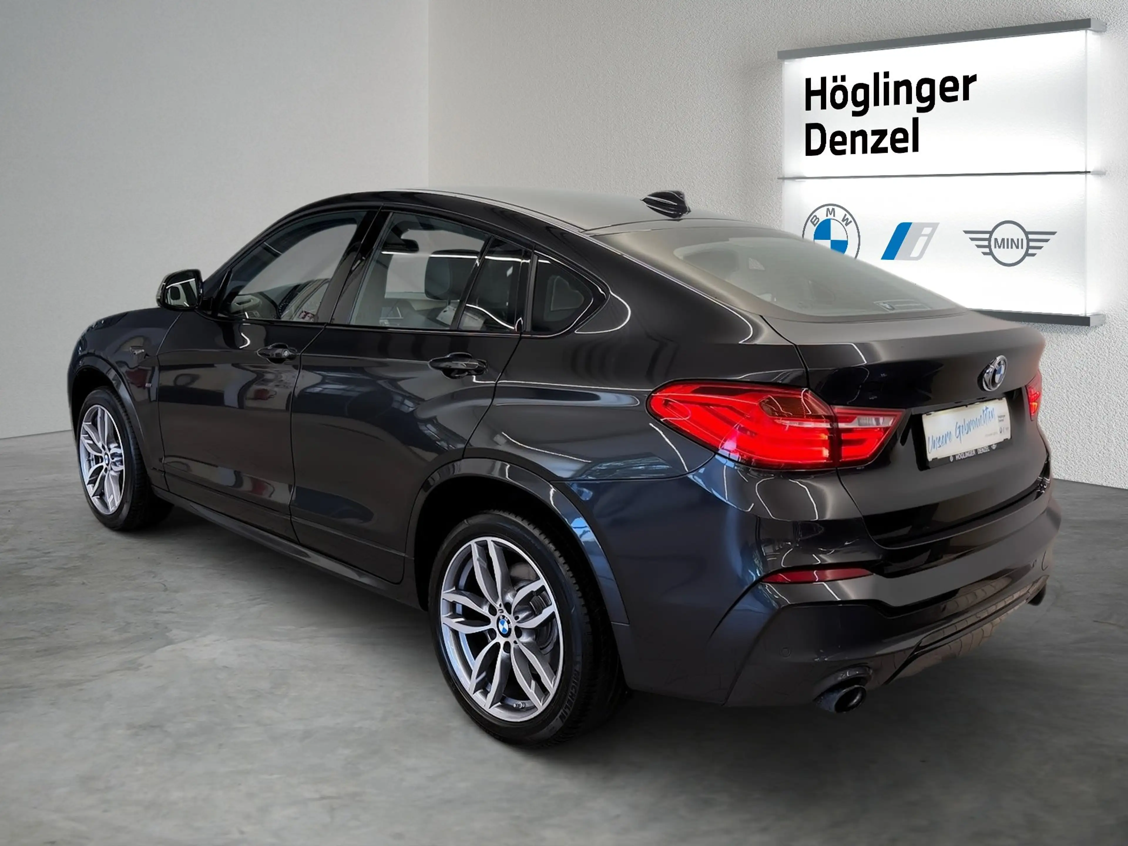 BMW X4 M40i — photo 10