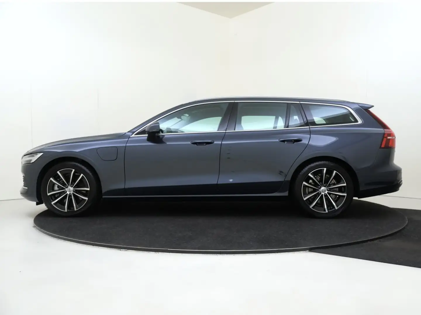 Volvo V60 T6 AWD Essential | Trekhaak | Climate Pack | Drive Bleu - 2