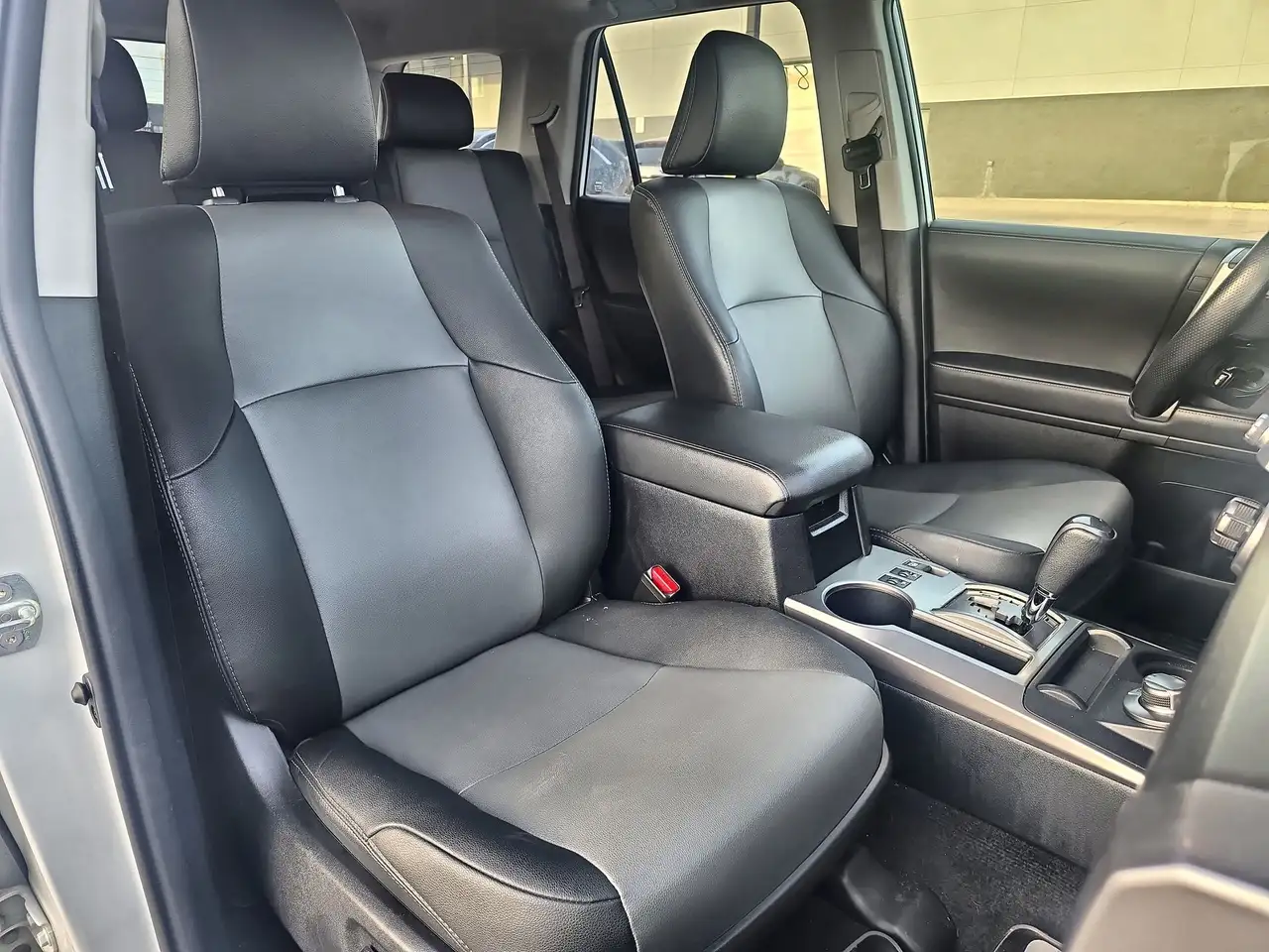 Toyota 4-Runner снимка Toyota 4-Runner