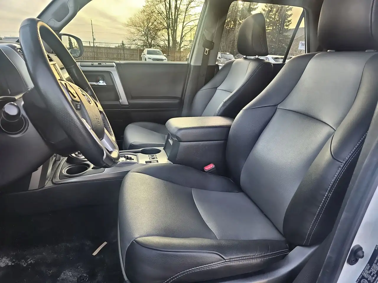Toyota 4-Runner снимка Toyota 4-Runner
