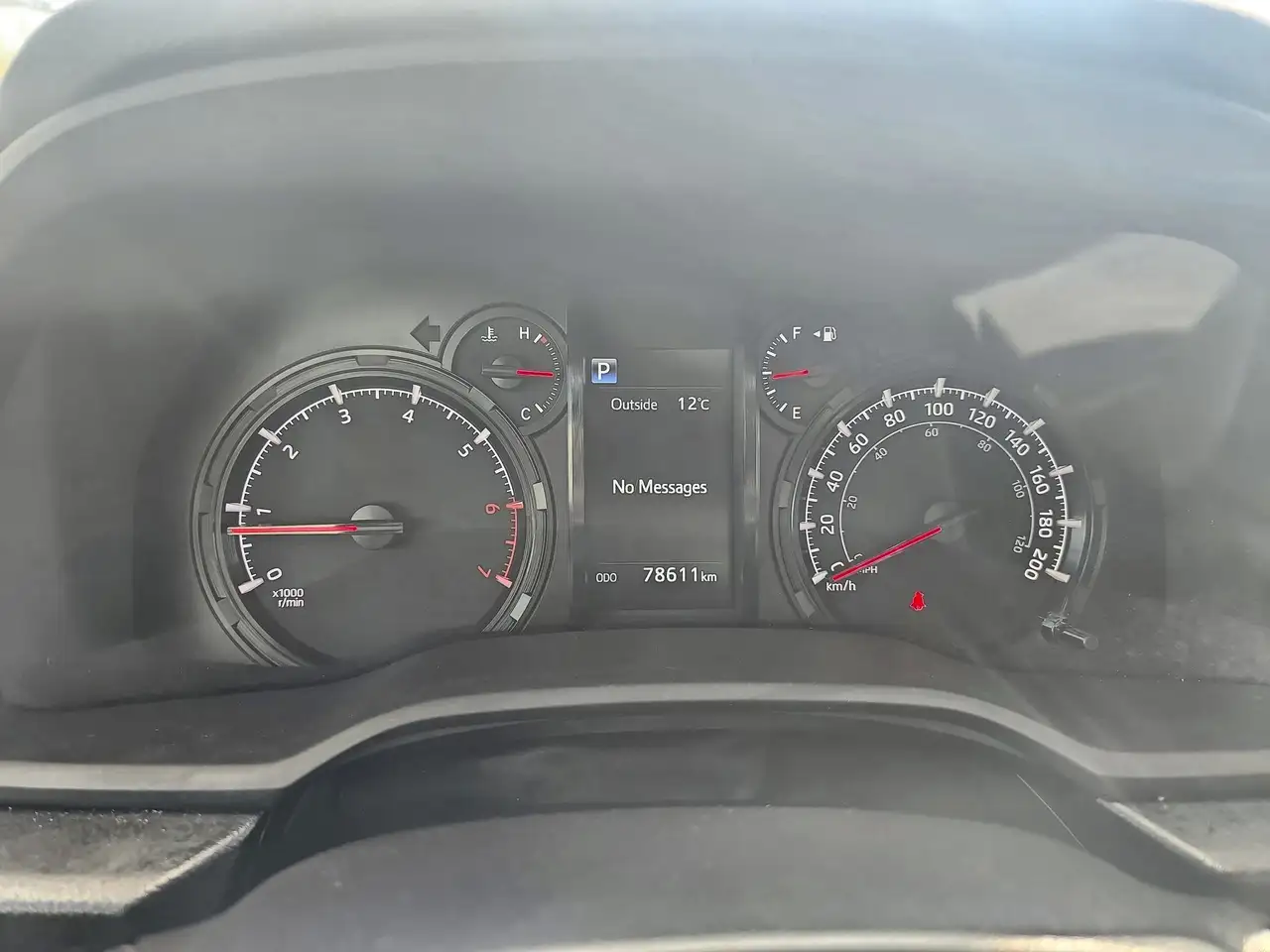 Toyota 4-Runner снимка Toyota 4-Runner