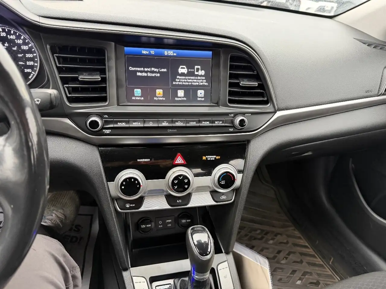 Hyundai ELANTRA снимка Hyundai ELANTRA