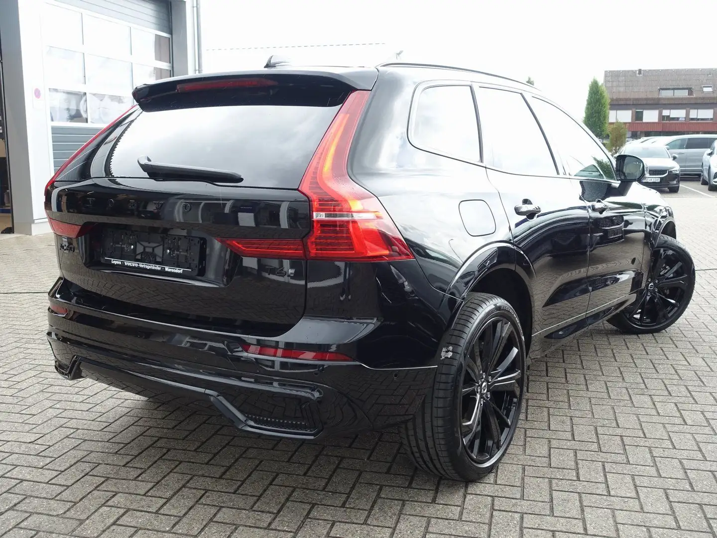 Volvo XC60 Black Edition Ultra T6 AWD/B&W/HeadUP/FourC Schwarz - 2