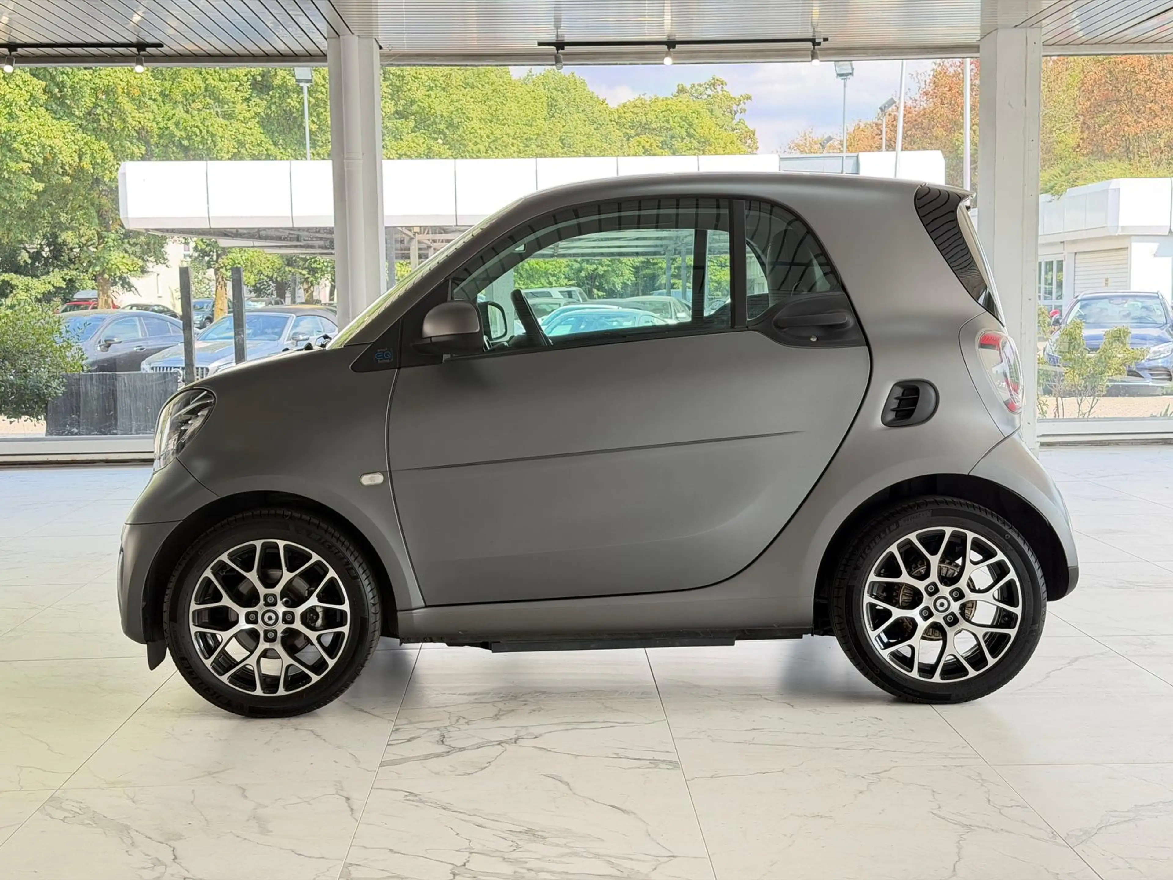 smart forTwo EQ Coupe PRIME*NAVI*PANO*KAMERA*MATTLACK — photo 4