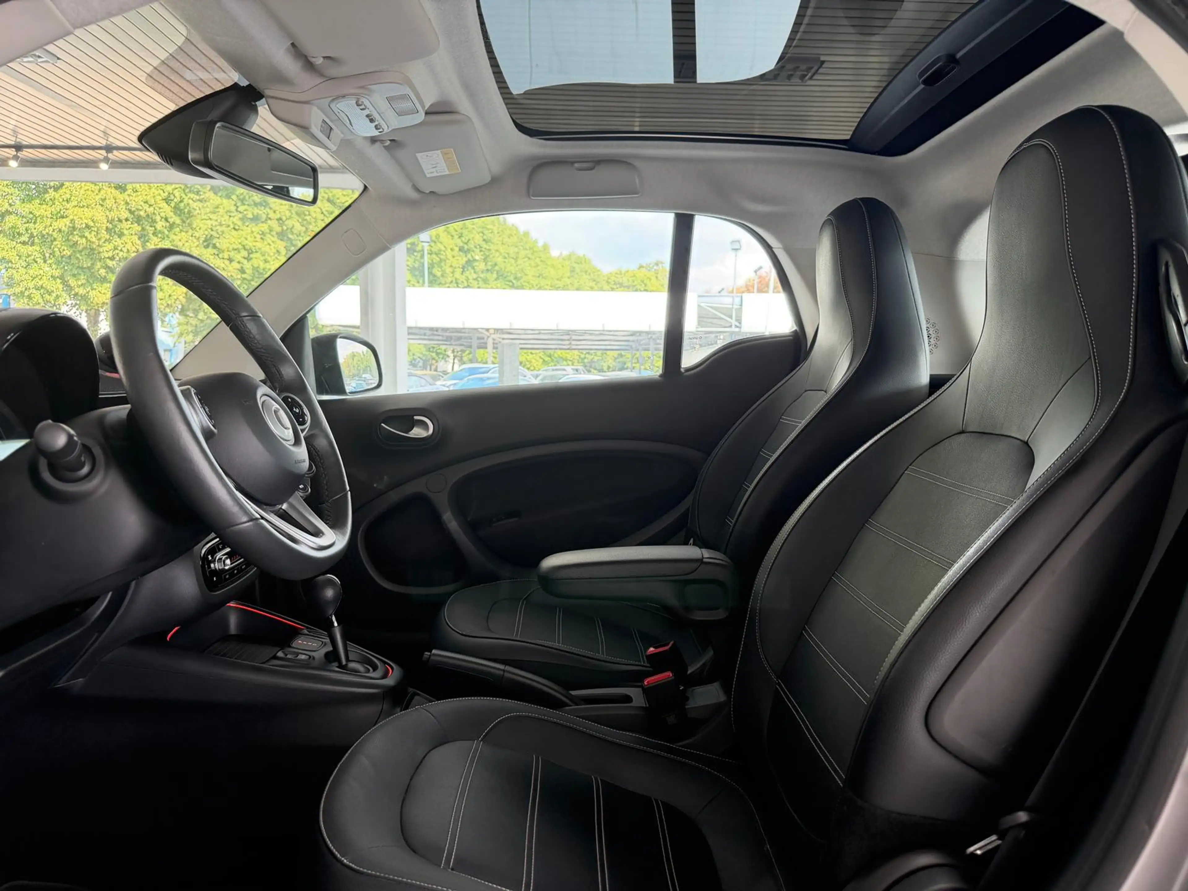 smart forTwo EQ Coupe PRIME*NAVI*PANO*KAMERA*MATTLACK — photo 9