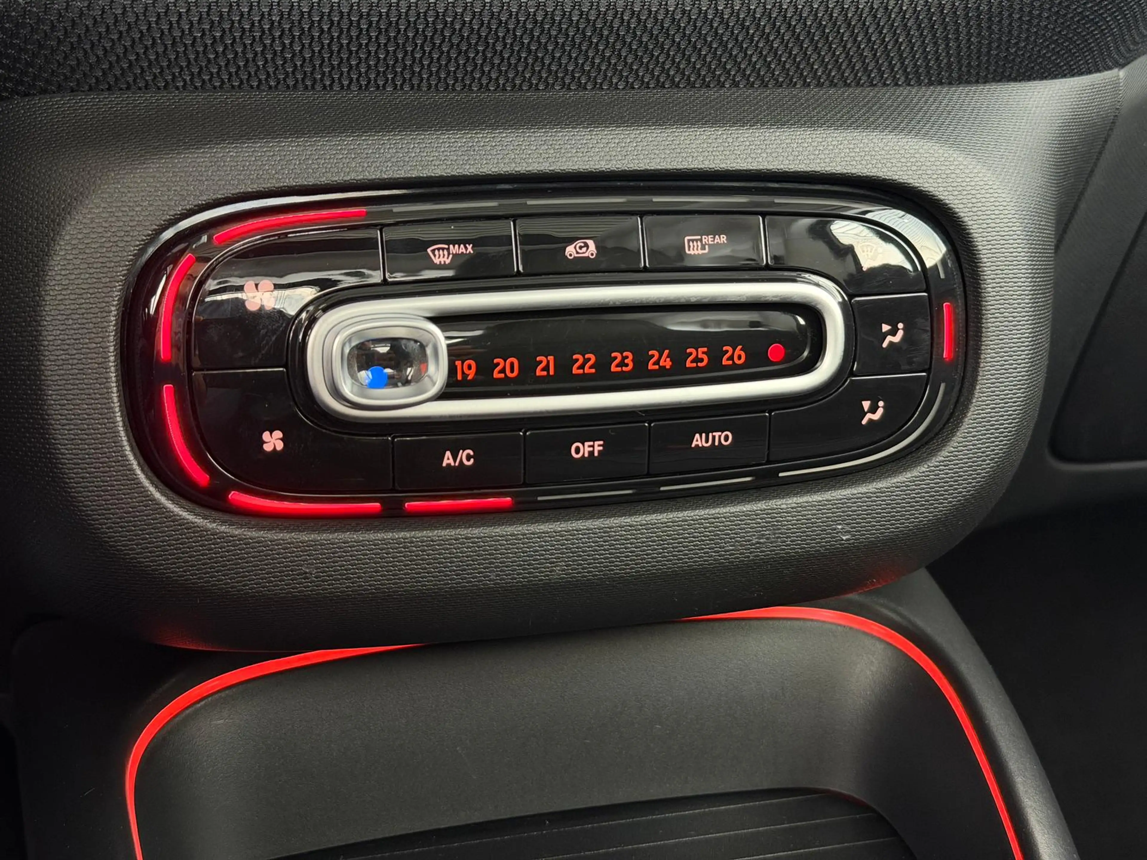smart forTwo EQ Coupe PRIME*NAVI*PANO*KAMERA*MATTLACK — photo 15