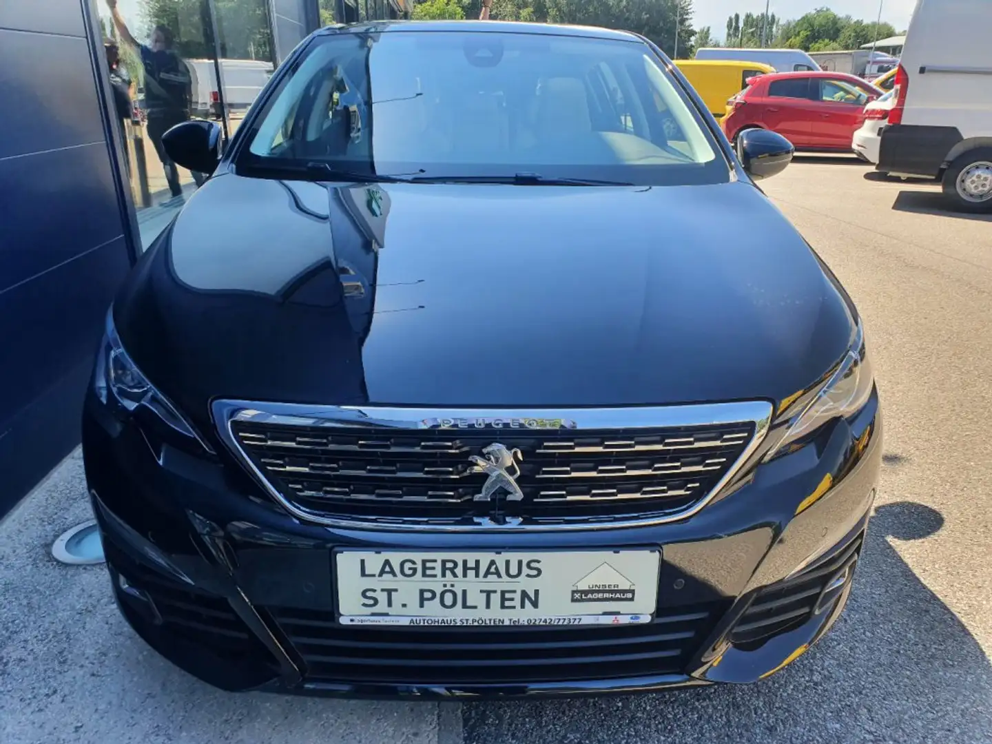 Peugeot 308 Allure PureTech 130 Schwarz - 2