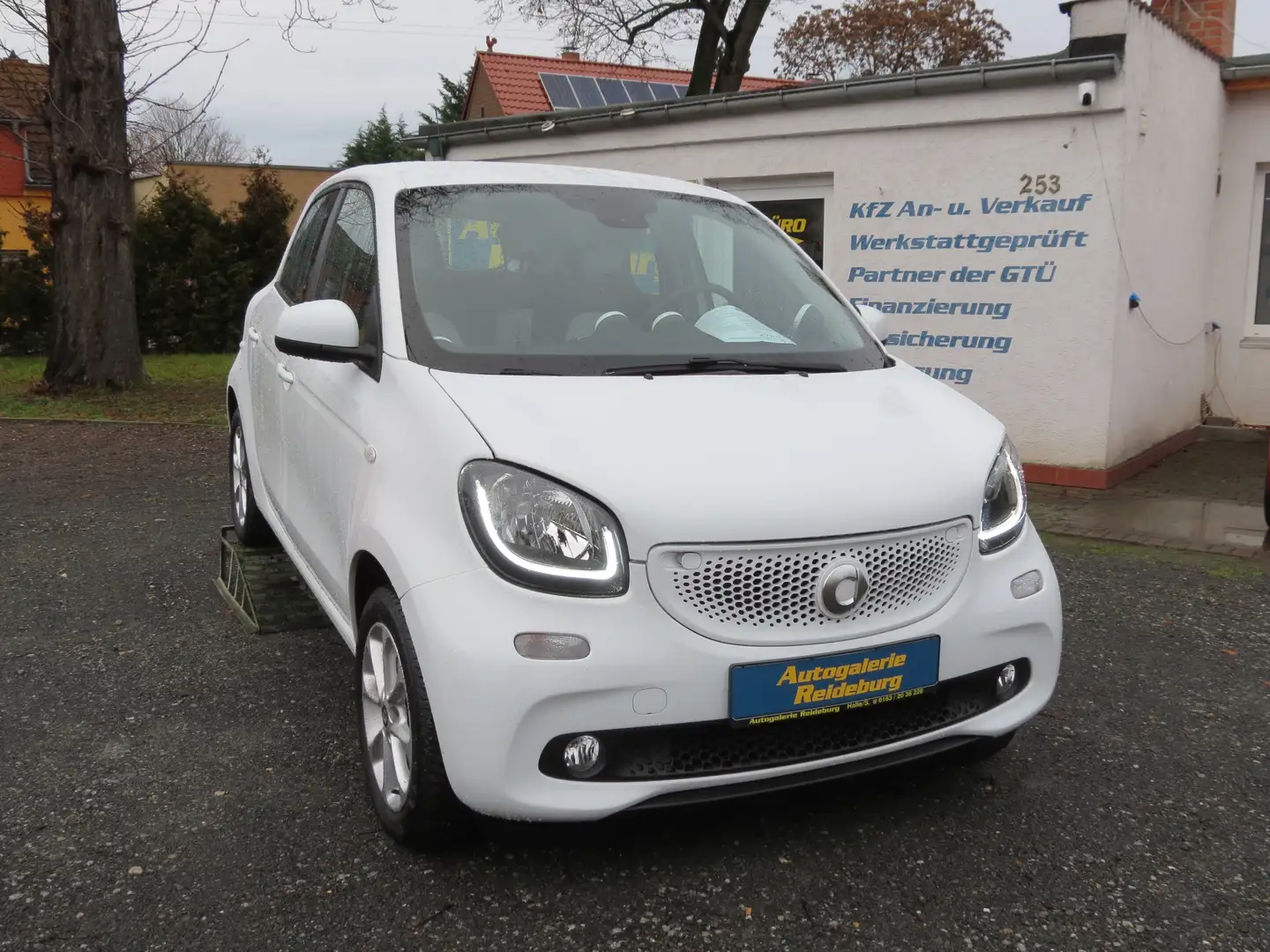 smart forFour Allwetter!! Navi!! Temp.!! SHZ.!! PDC!! TOP! Weiß - 1