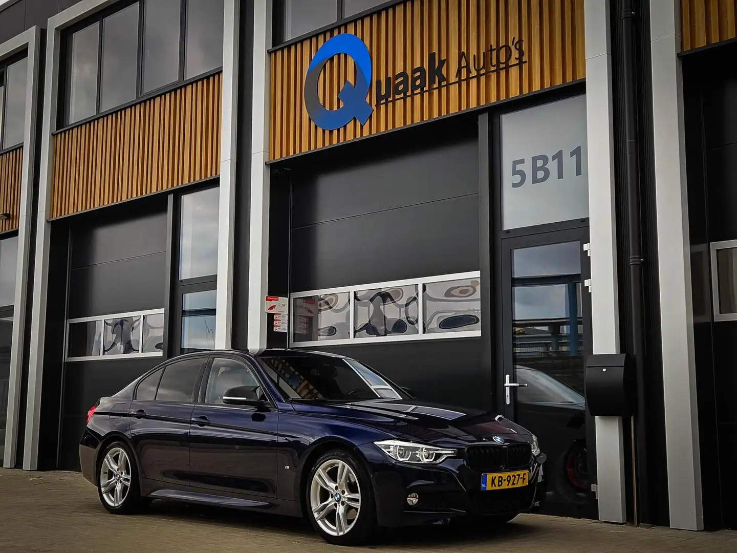 BMW 330 3-serie 330e M-Sport Individual | H&K | LEER | CAR Blau - 2