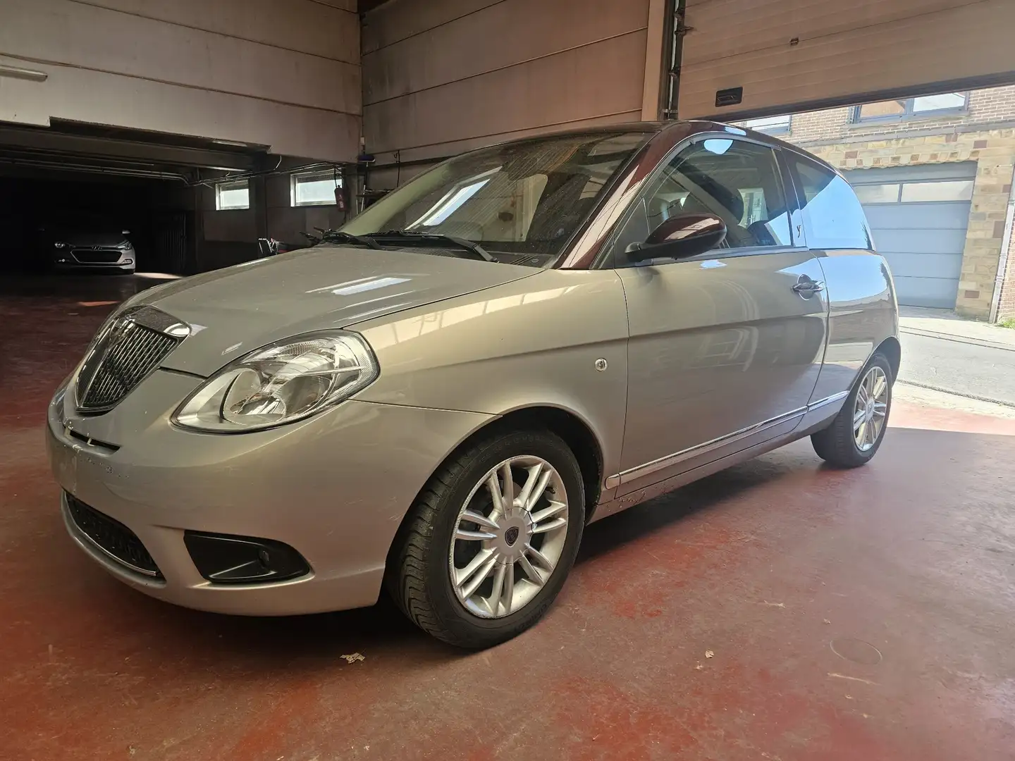 Lancia Ypsilon Y 1.4 16v Automatik Platino - 1