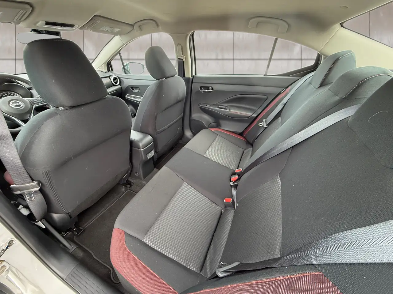 Nissan Versa снимка Nissan Versa