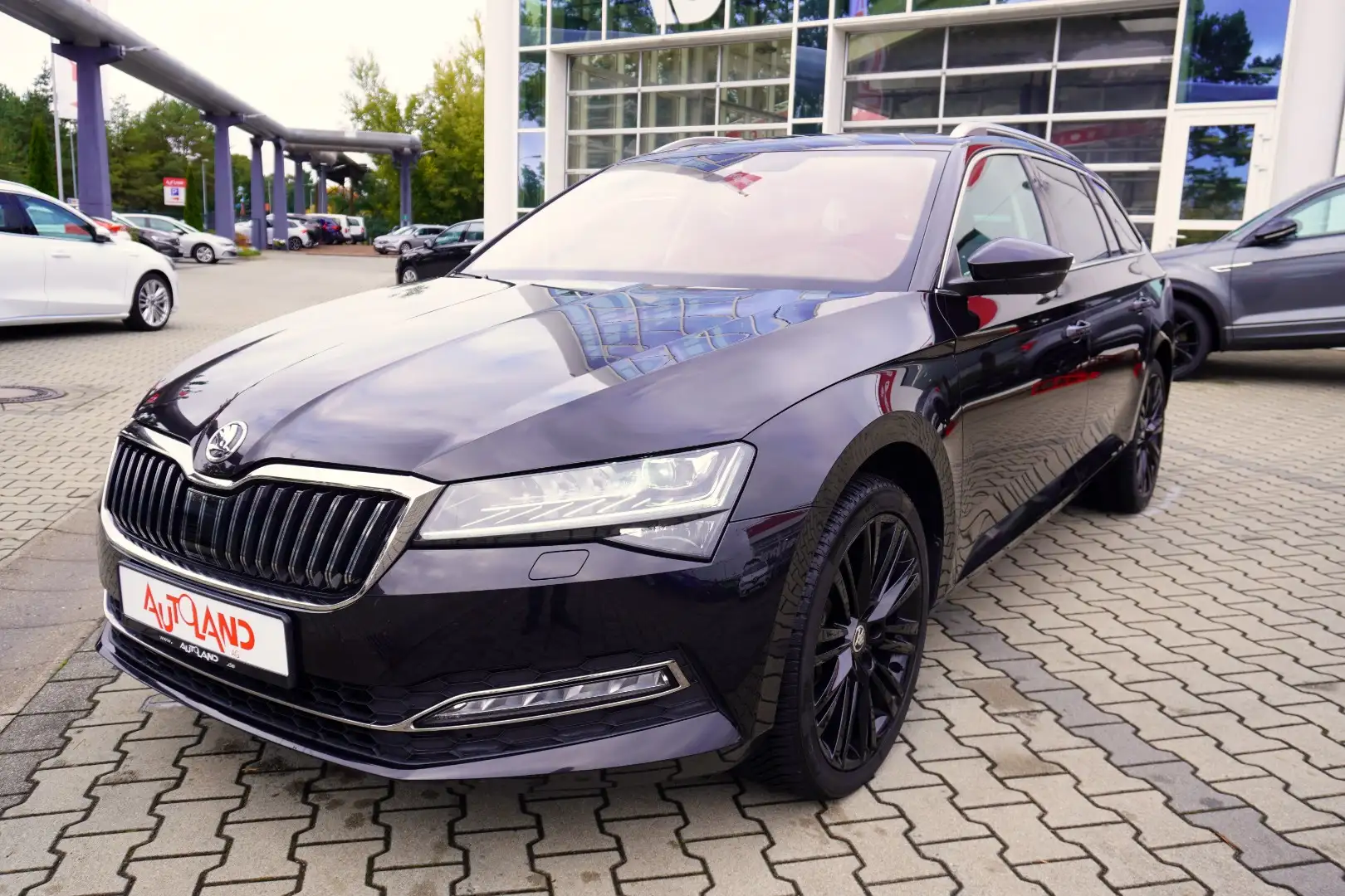Skoda Superb Combi 2.0 TDI Style 4x4 Matrix Navi ACC Negro - 2