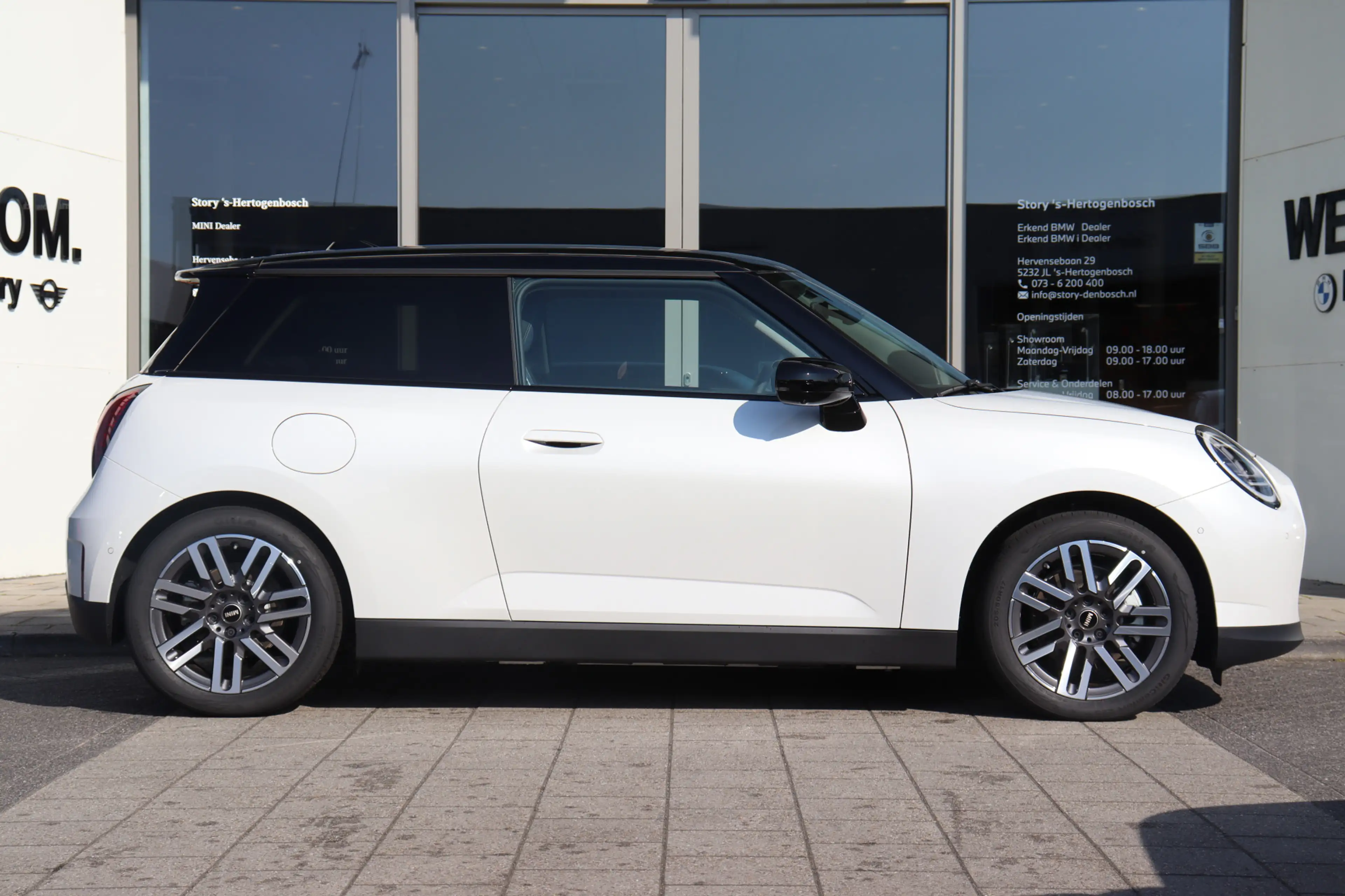 MINI Cooper E Hatchback / Classic / Pakket L / 17 inch Parallel — photo 11