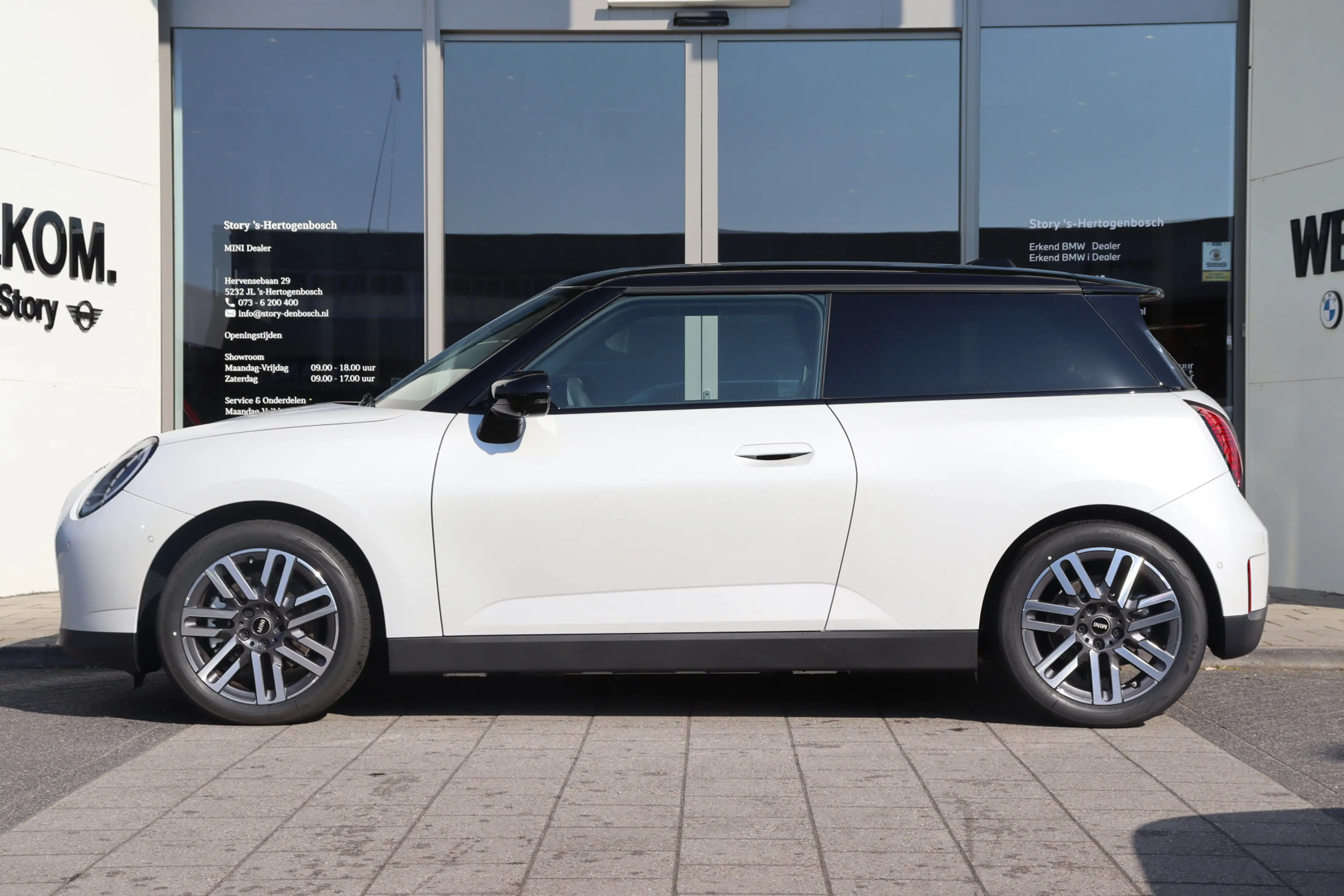 MINI Cooper E Hatchback / Classic / Pakket L / 17 inch Parallel — photo 5