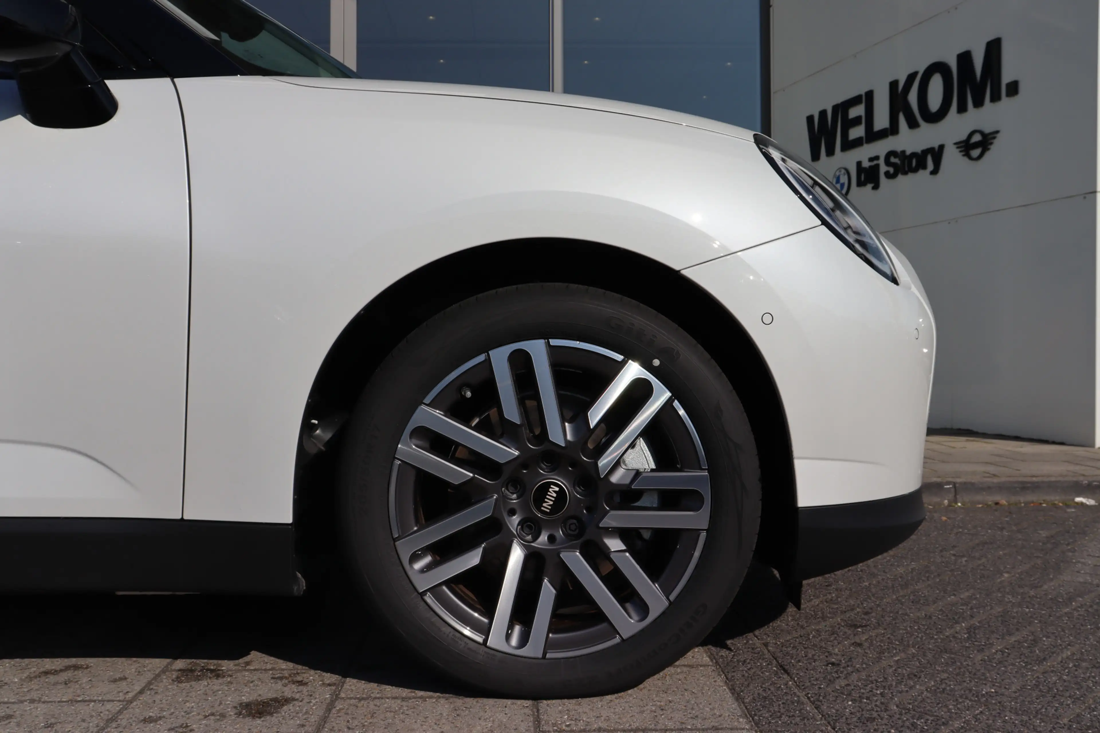 MINI Cooper E Hatchback / Classic / Pakket L / 17 inch Parallel — photo 15