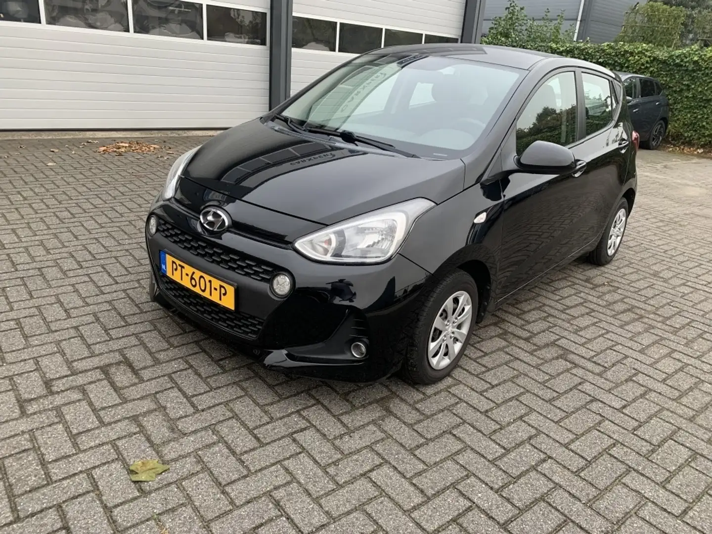 Hyundai i10 1.0i Comfort met navigatiesysteem Noir - 1