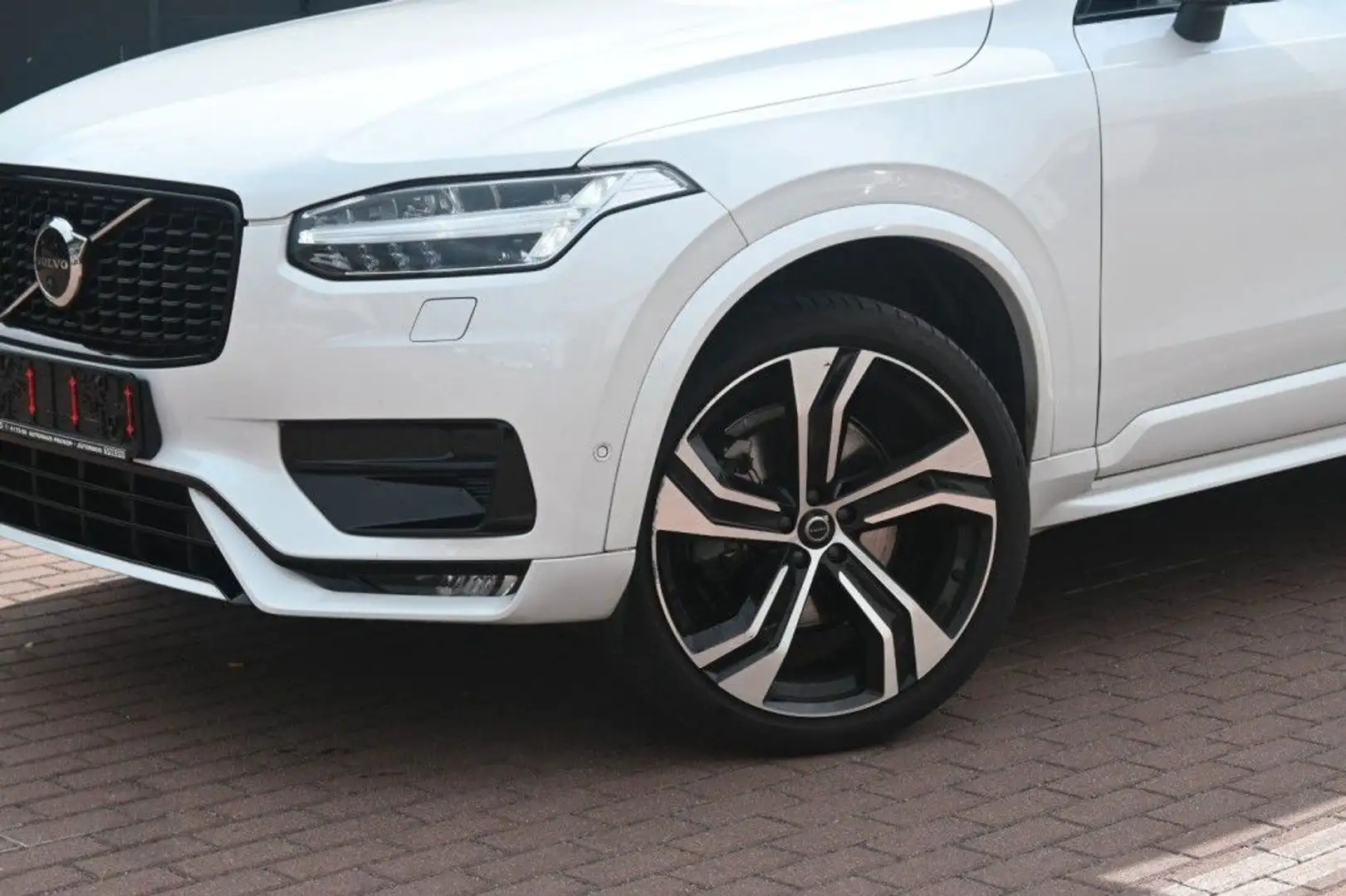 Volvo XC90 Ultimate Dark B5*PANO*B&W*LUFT*STHZ*22* Weiß - 1