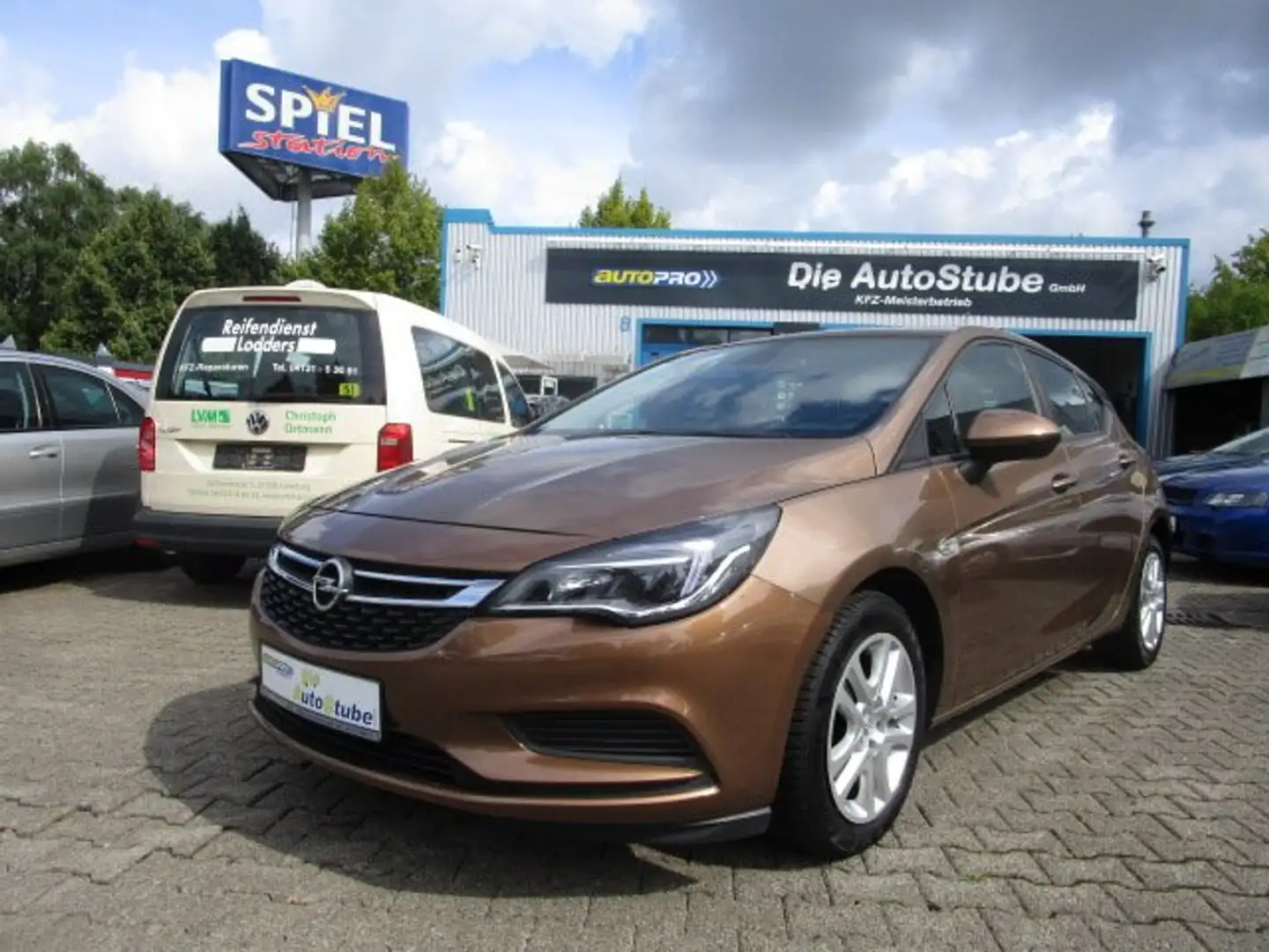 Opel Astra K  Edition 5-trg. mit Klima-Allwetter-ABS-ESP-Tem. Bruin - 1