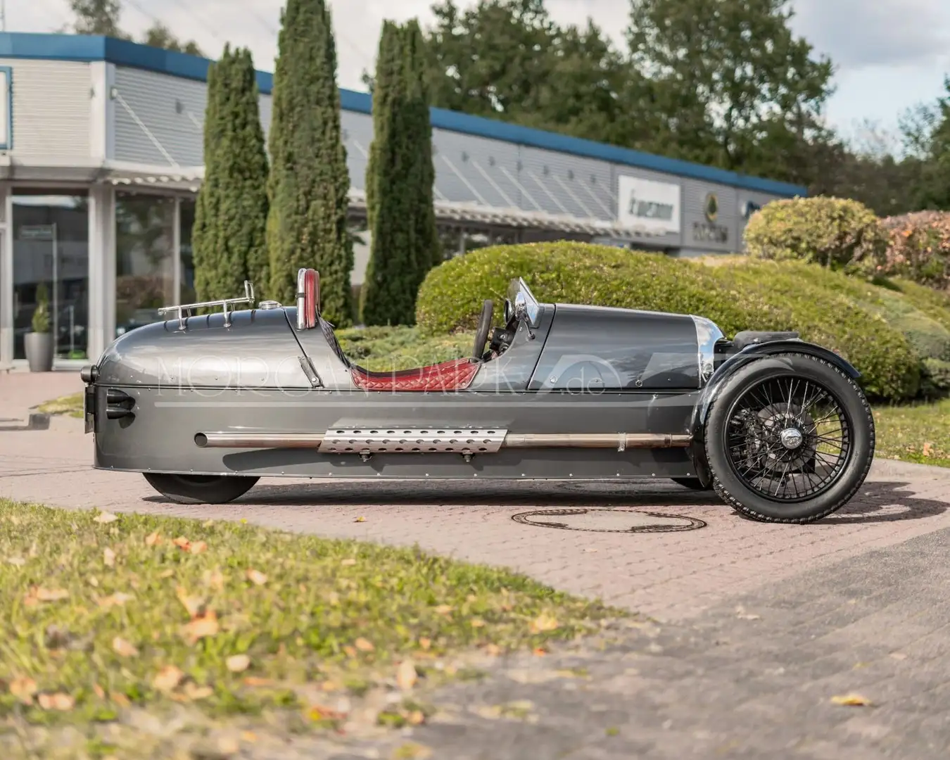 Morgan 3-Wheeler Grau - 2