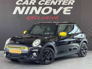 e-Mini 28.9 kWh Cooper SE / Camera + PDC / Apple CarPlay