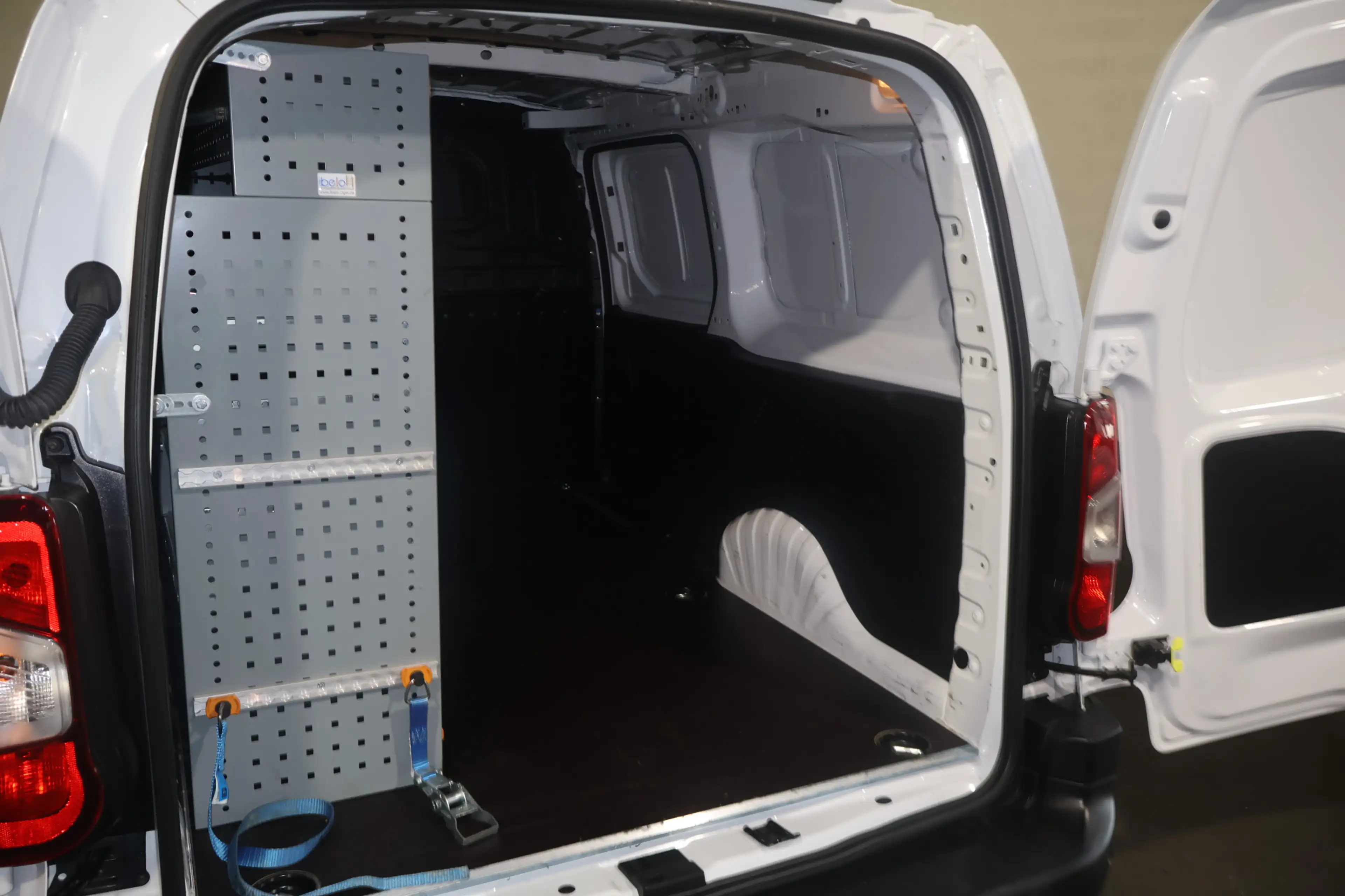 Peugeot Partner 1.5 BlueHDI Premium Long 130PK Automaat Navigatie — photo 13