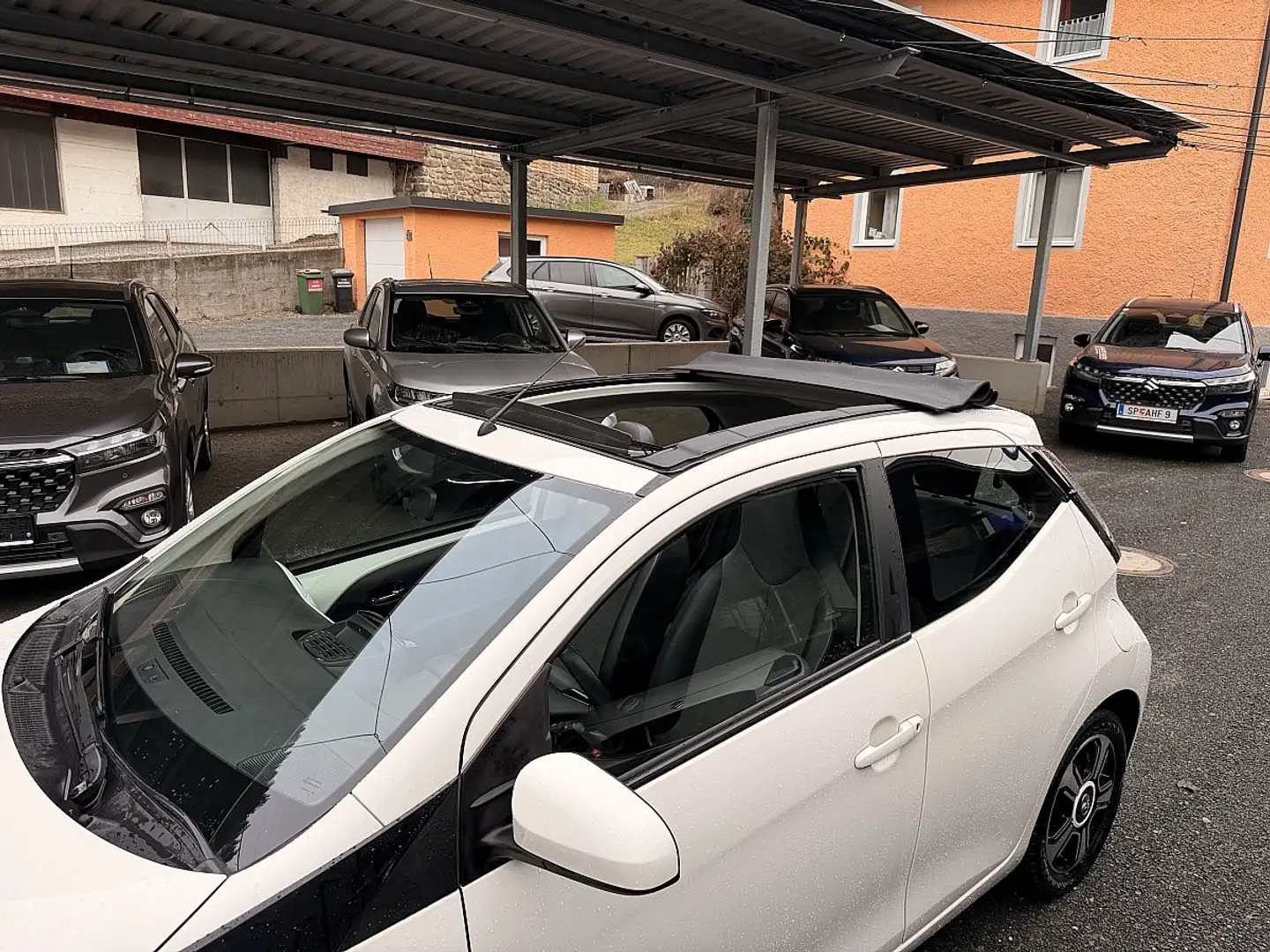 Toyota Aygo 1,0 VVT-i x-cite +xwave-Paket Weiß - 2