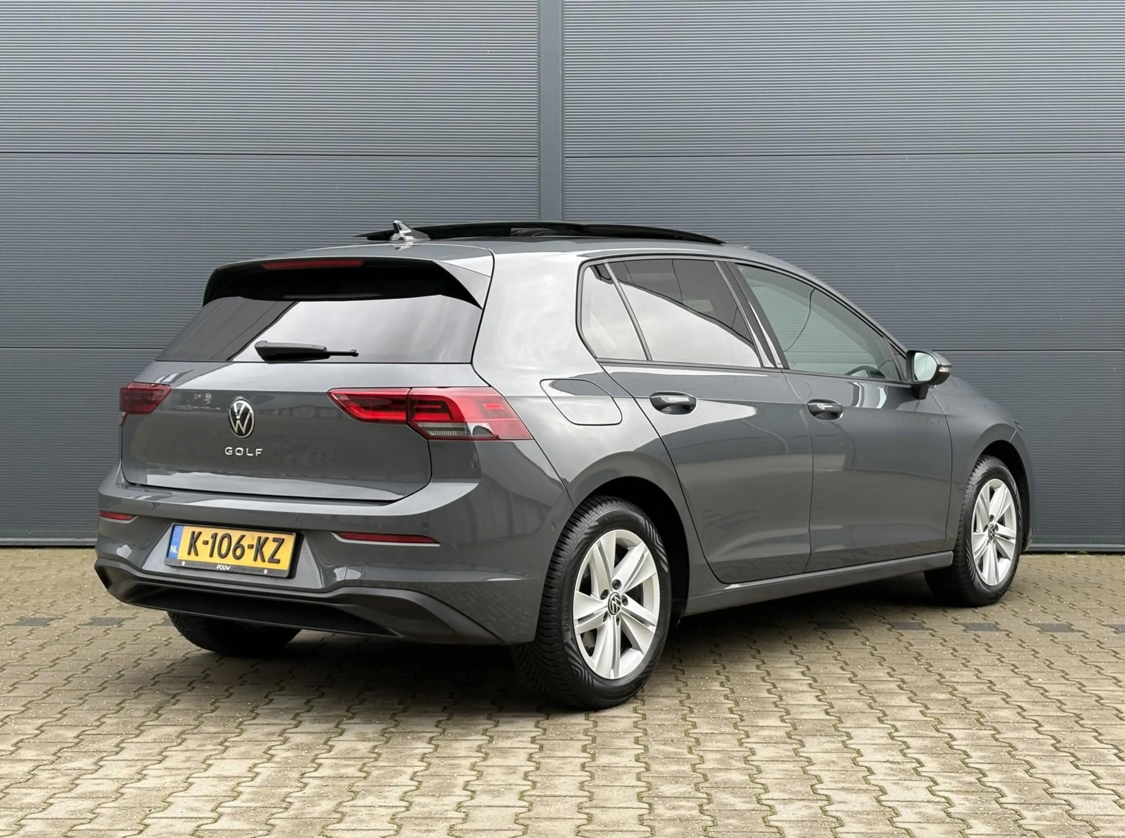 Volkswagen Golf 1.0 TSI 110pk Life | Panoramadak | Trekhaak | Came — photo 2