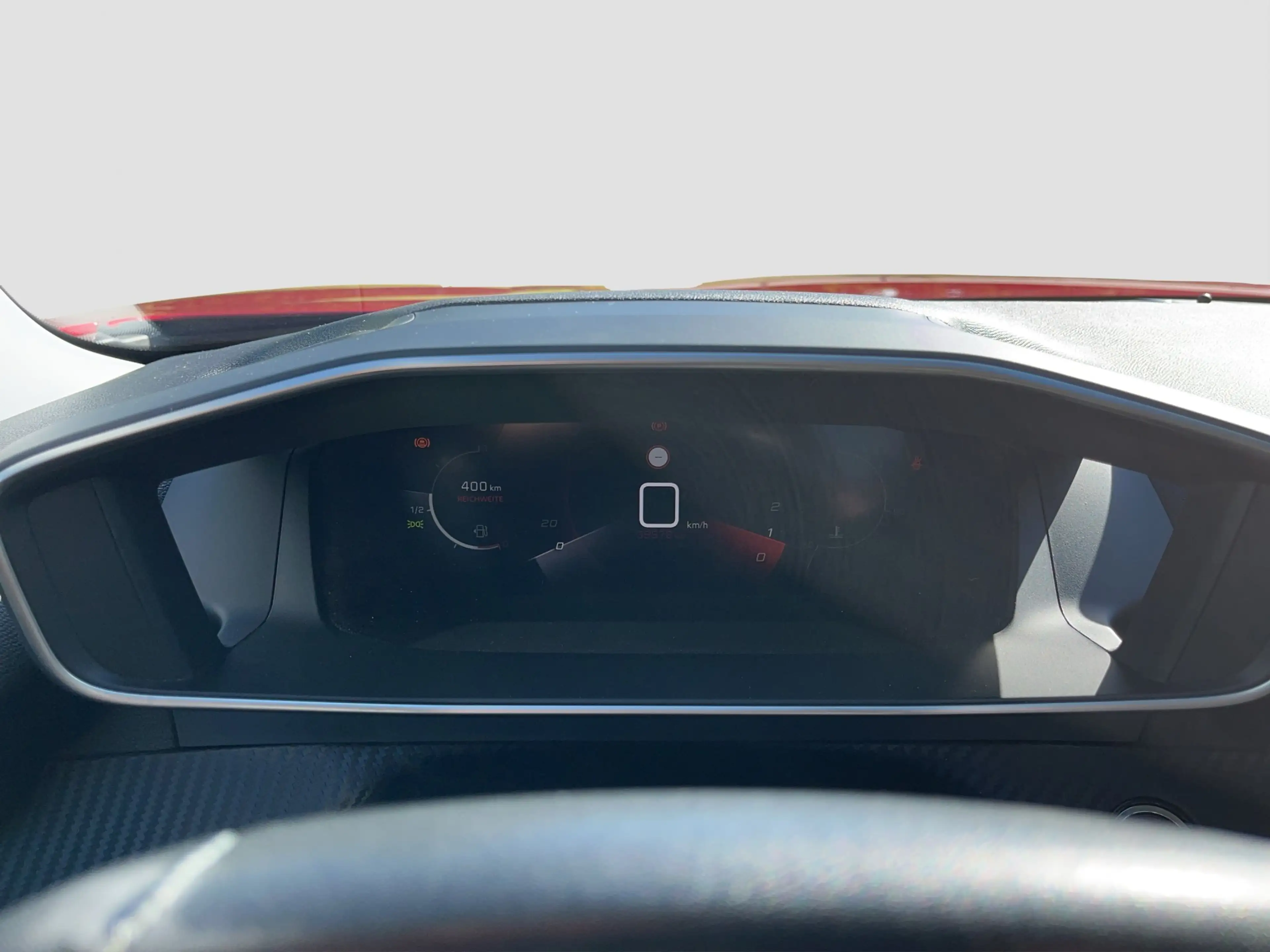 Peugeot 2008 1.5 BlueHDI 100 Allure KAM LED HUD Kam. SHZ — photo 11