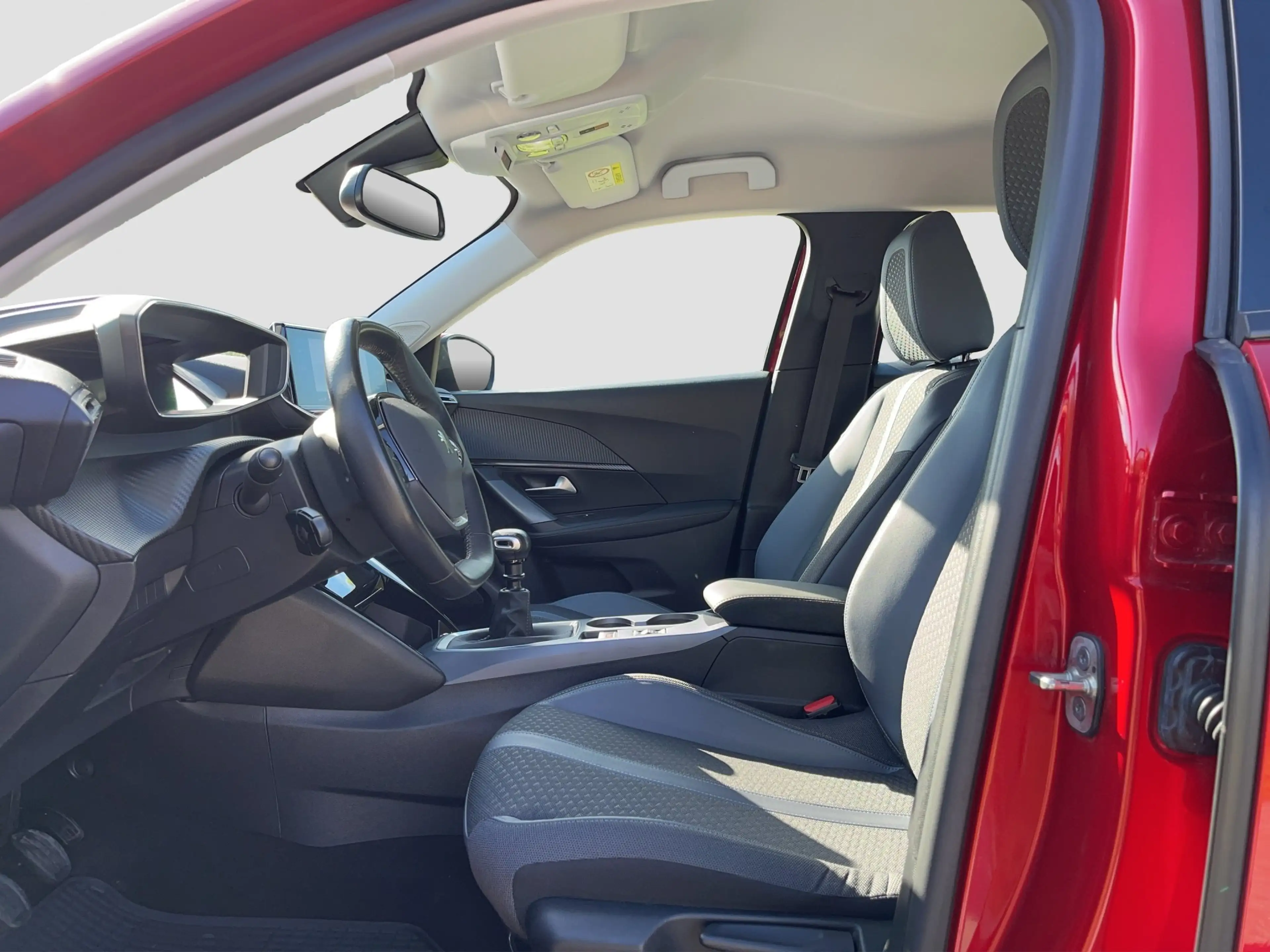 Peugeot 2008 1.5 BlueHDI 100 Allure KAM LED HUD Kam. SHZ — photo 9