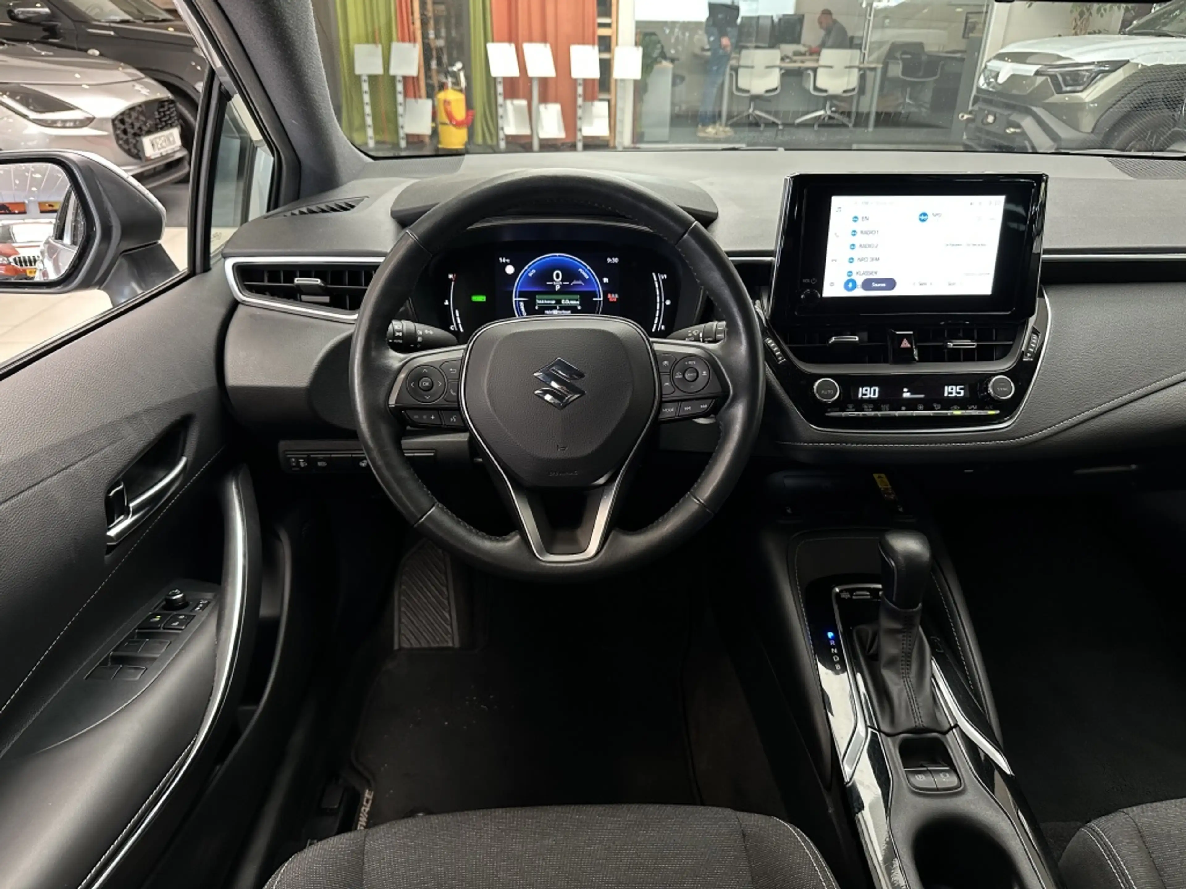 Suzuki Swace 1.8 Hybrid Style [ ALL SEASON I CLIMA I STOEL/ STU — photo 2