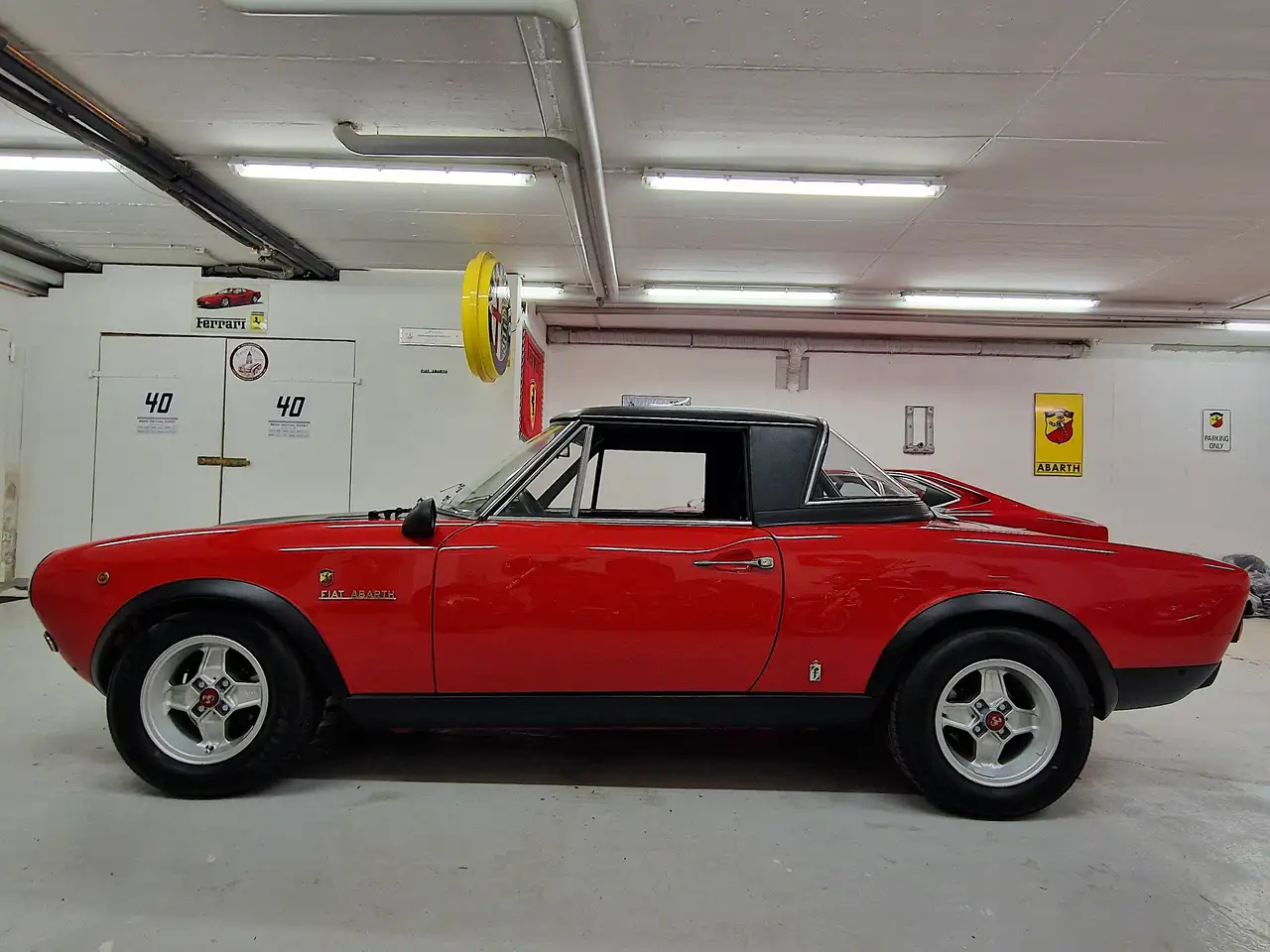 Fiat 124 Spider 124 Abarth Rally Replika, foto 6