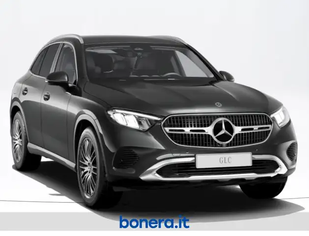 Mercedes-Benz GLC view 2