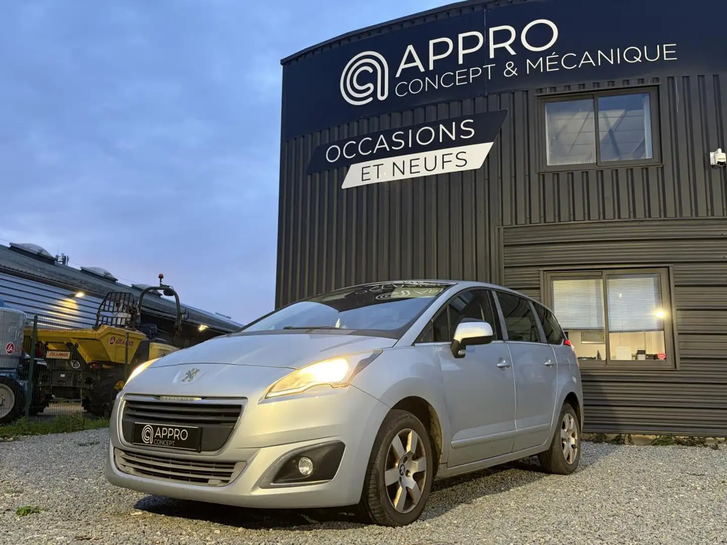 Peugeot 5008 5008 1.6 HDi FAP - 115 - 7pl Allure Gris - 1