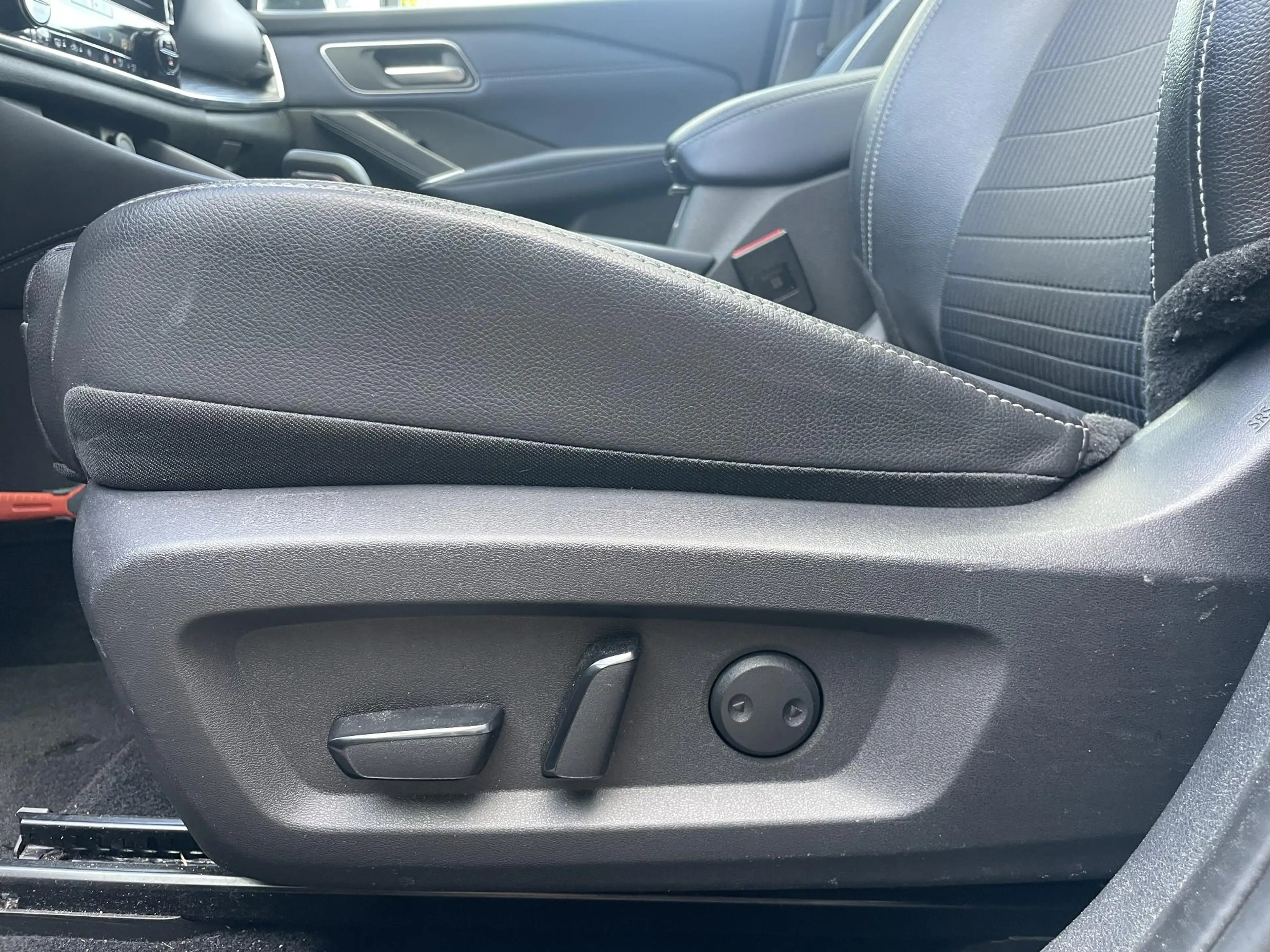Nissan Qashqai 1.3 MHEV Xtronic Tekna Plus — photo 19