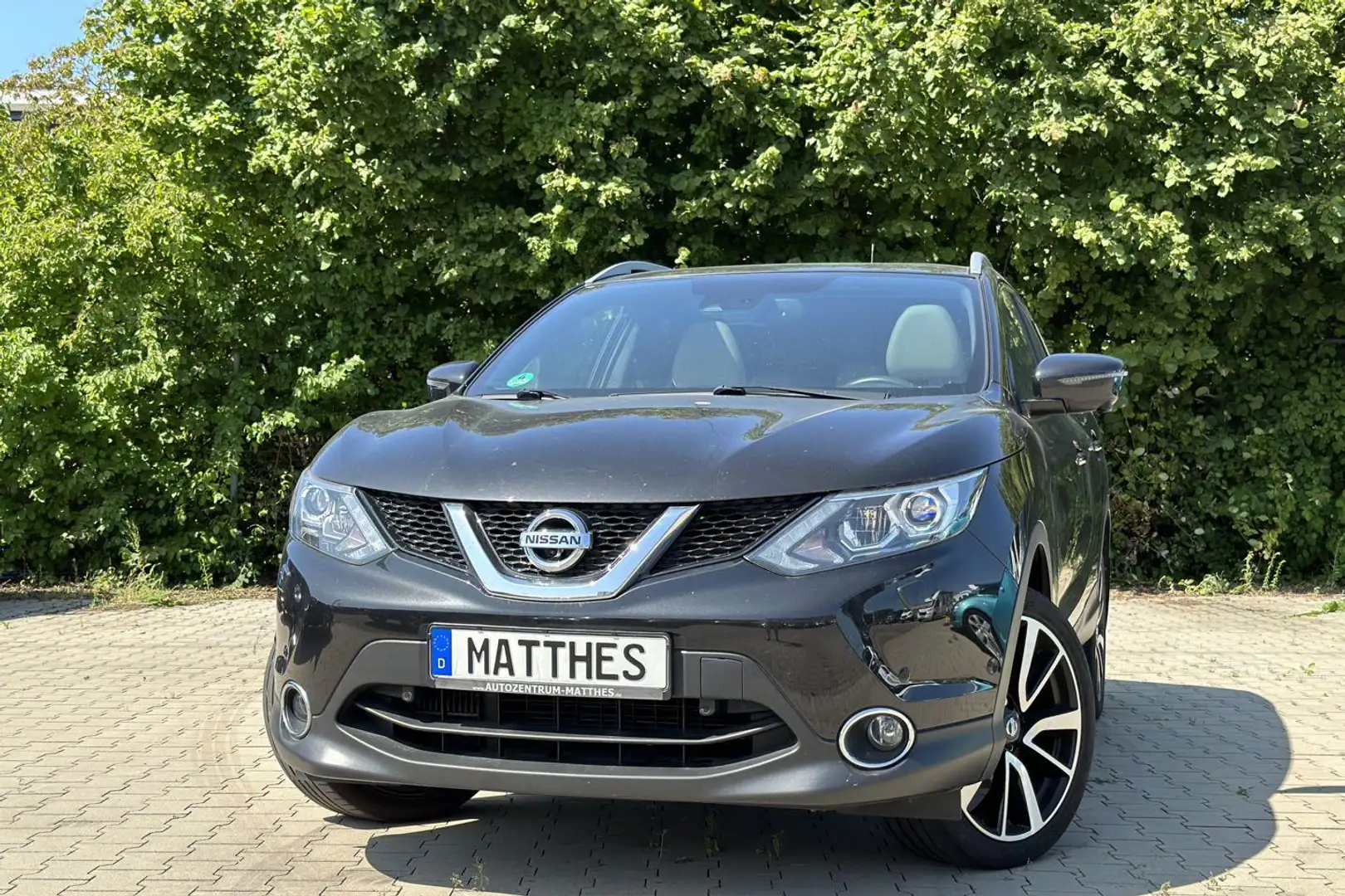 Nissan Qashqai 1.6 DIG-T Aktion Tekna NAVI WinterPak 360° Klim... Чорний - 2