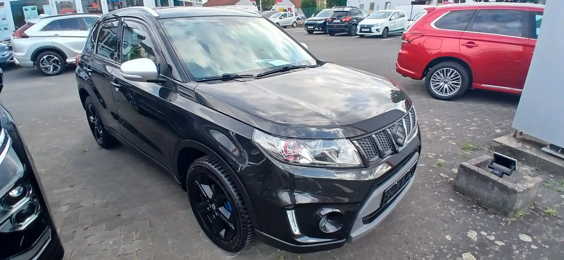 Suzuki Vitara Suzuki Vitara 1.4 Benzin. 4x4 Allrad. Top Zustan Schwarz - 2
