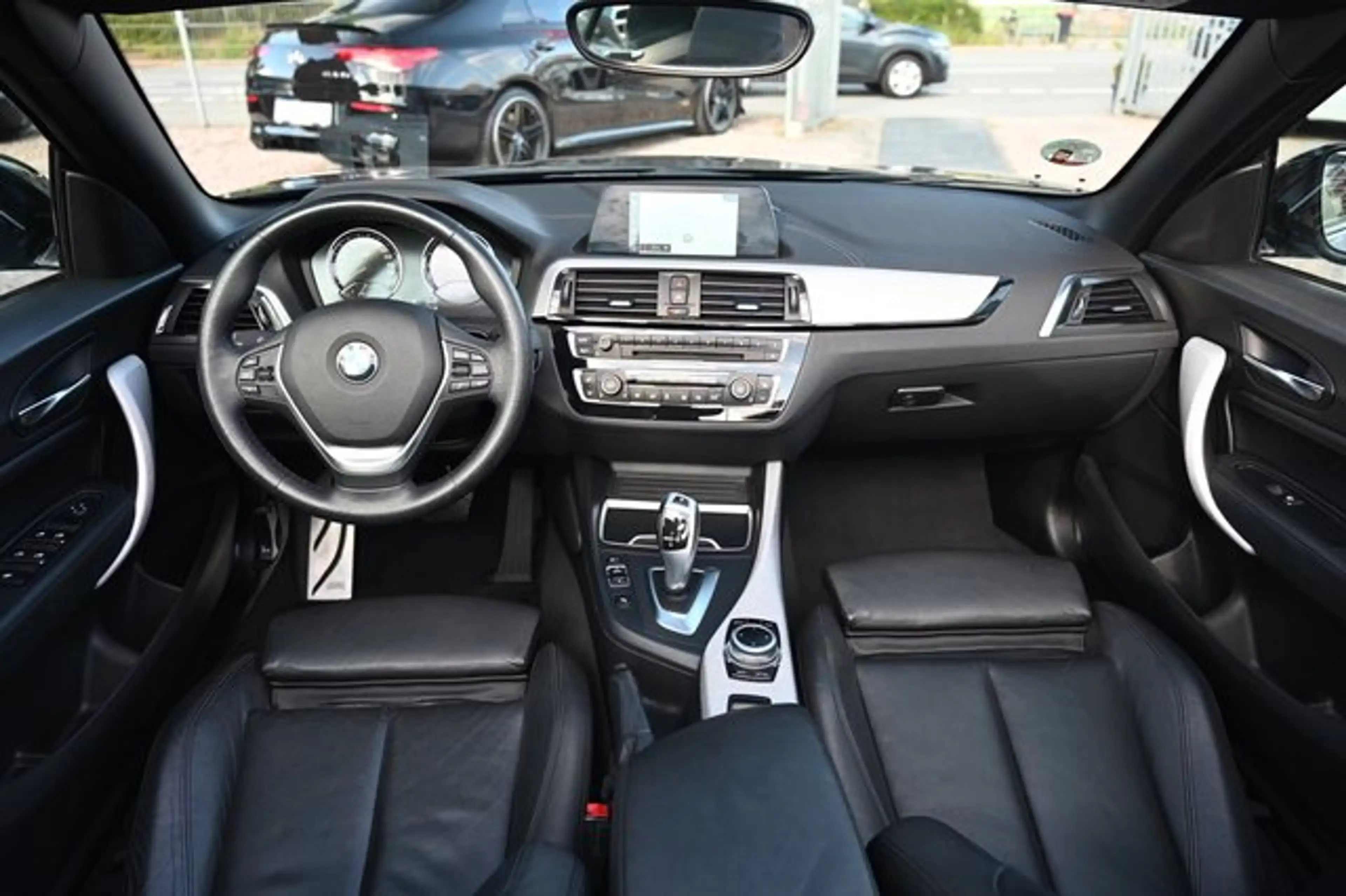 BMW 218 d Cabrio M-Paket Navi*Leder*LED* — photo 4