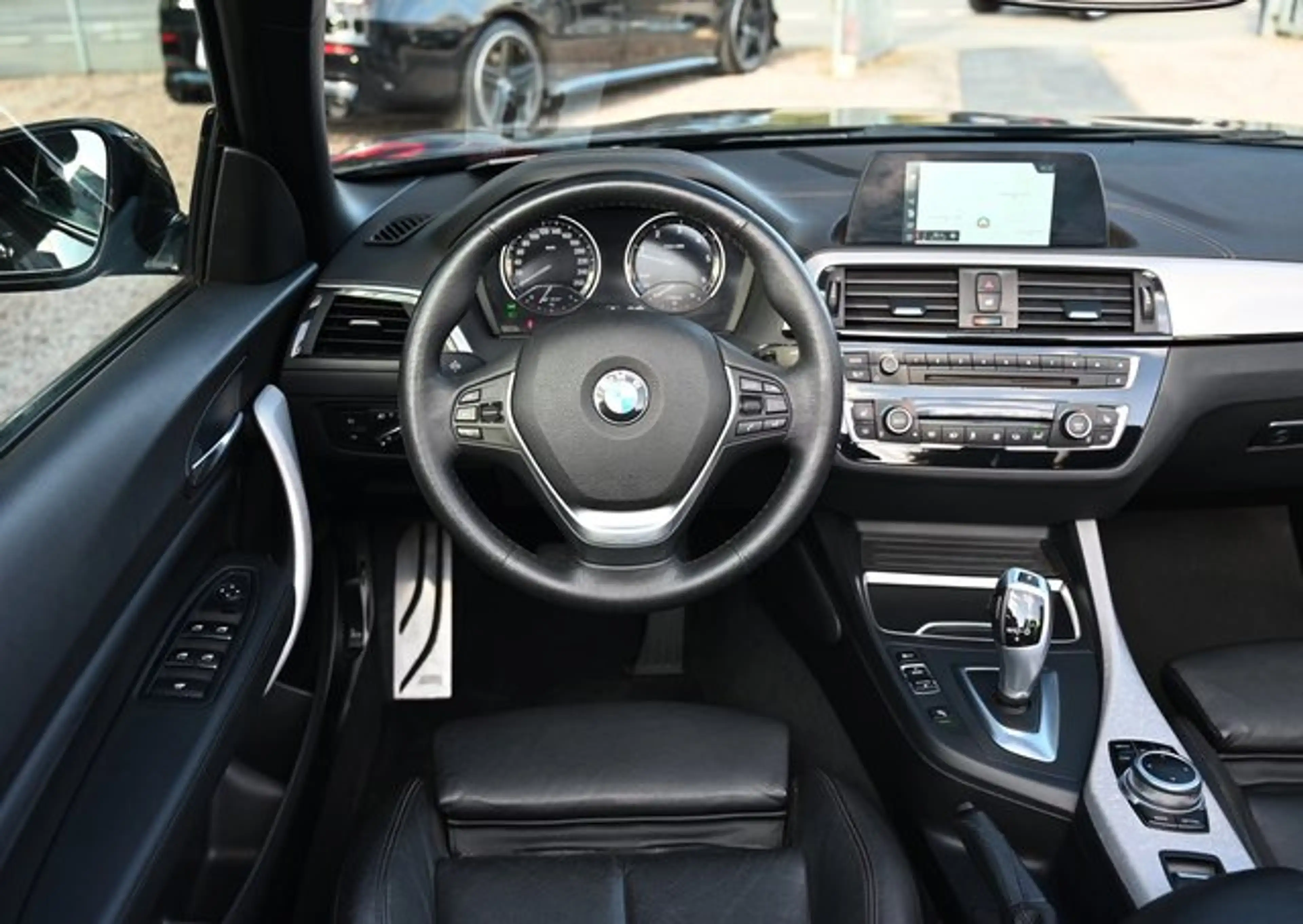 BMW 218 d Cabrio M-Paket Navi*Leder*LED* — photo 13