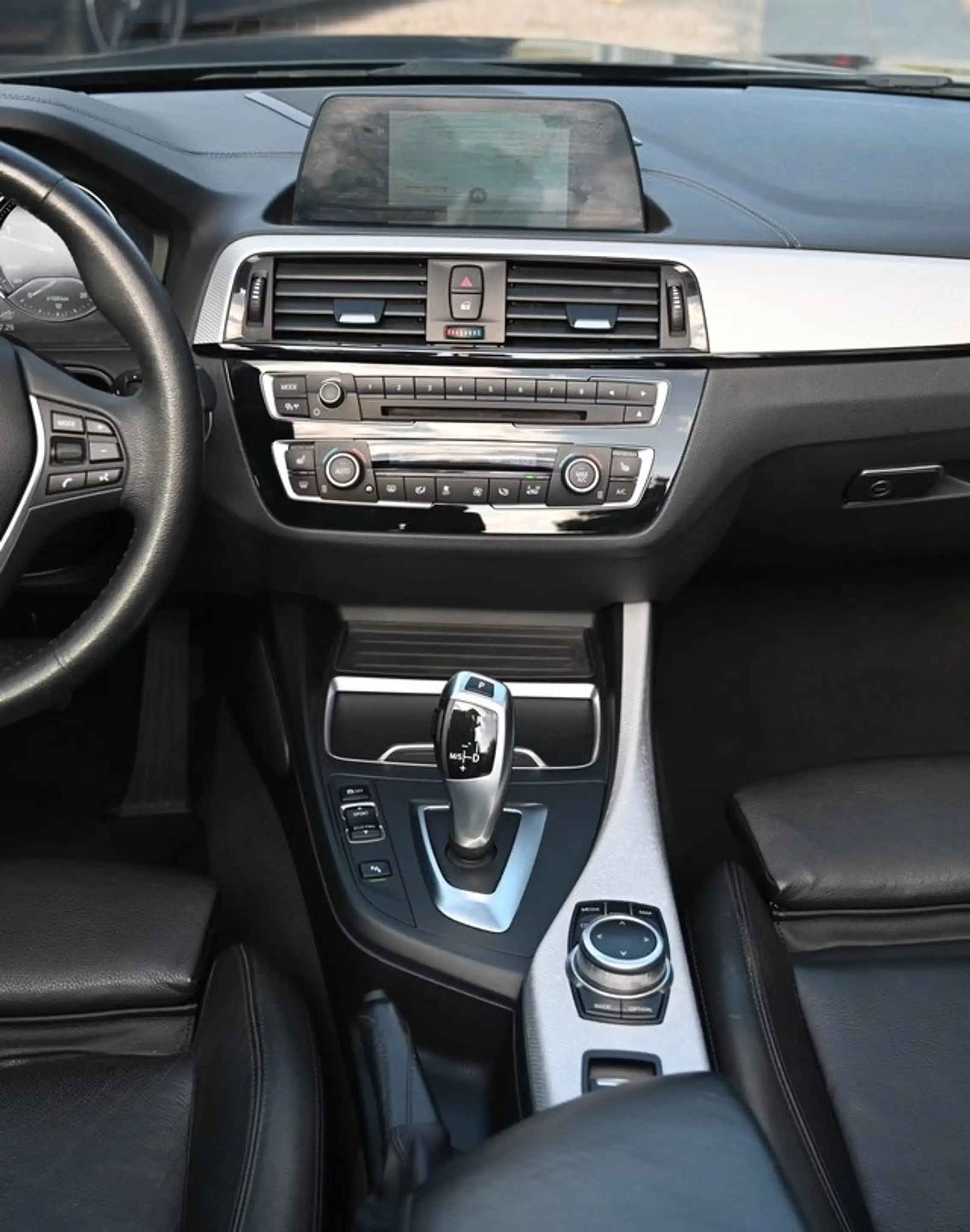 BMW 218 d Cabrio M-Paket Navi*Leder*LED* — photo 15
