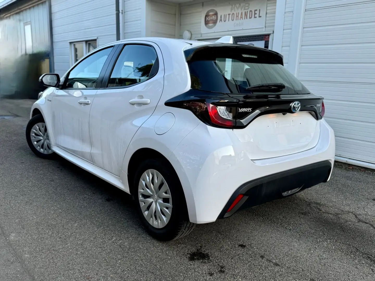 Toyota Yaris Hybrid Comfort Weiß - 2