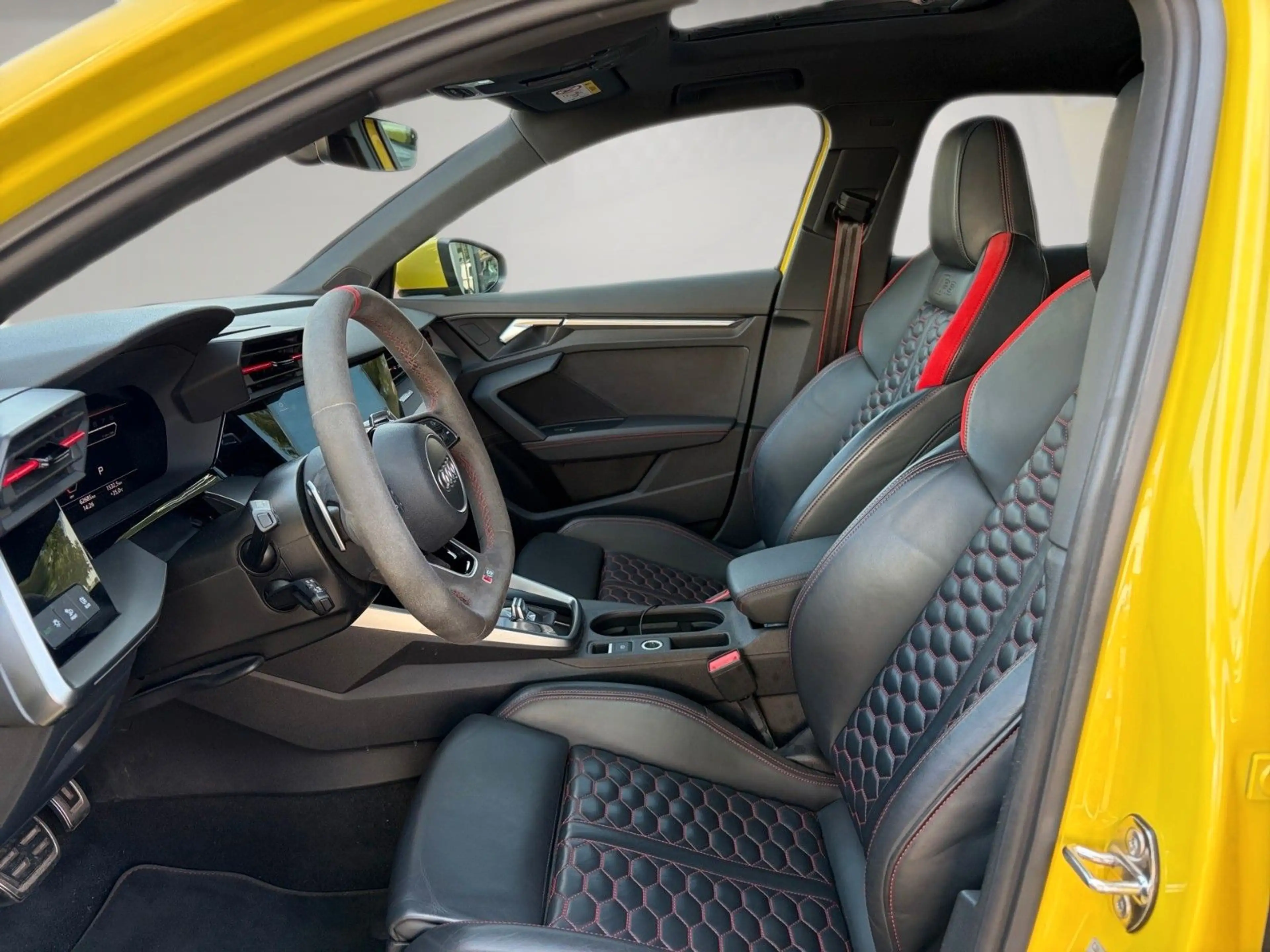 Audi RS3 Sportback *Keramik,Carbon,B&O,RS-Performanc* — photo 11