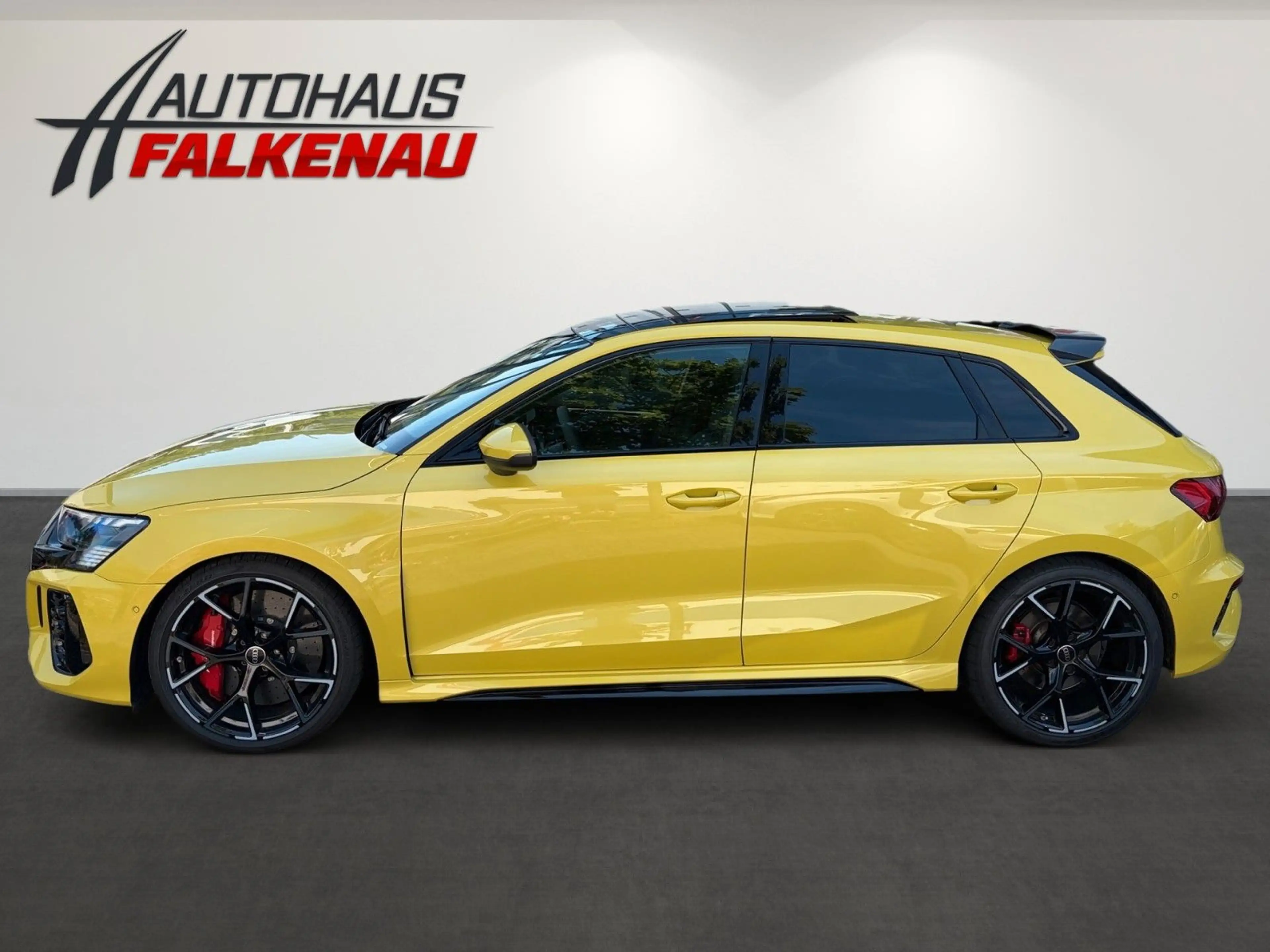 Audi RS3 Sportback *Keramik,Carbon,B&O,RS-Performanc* — photo 4