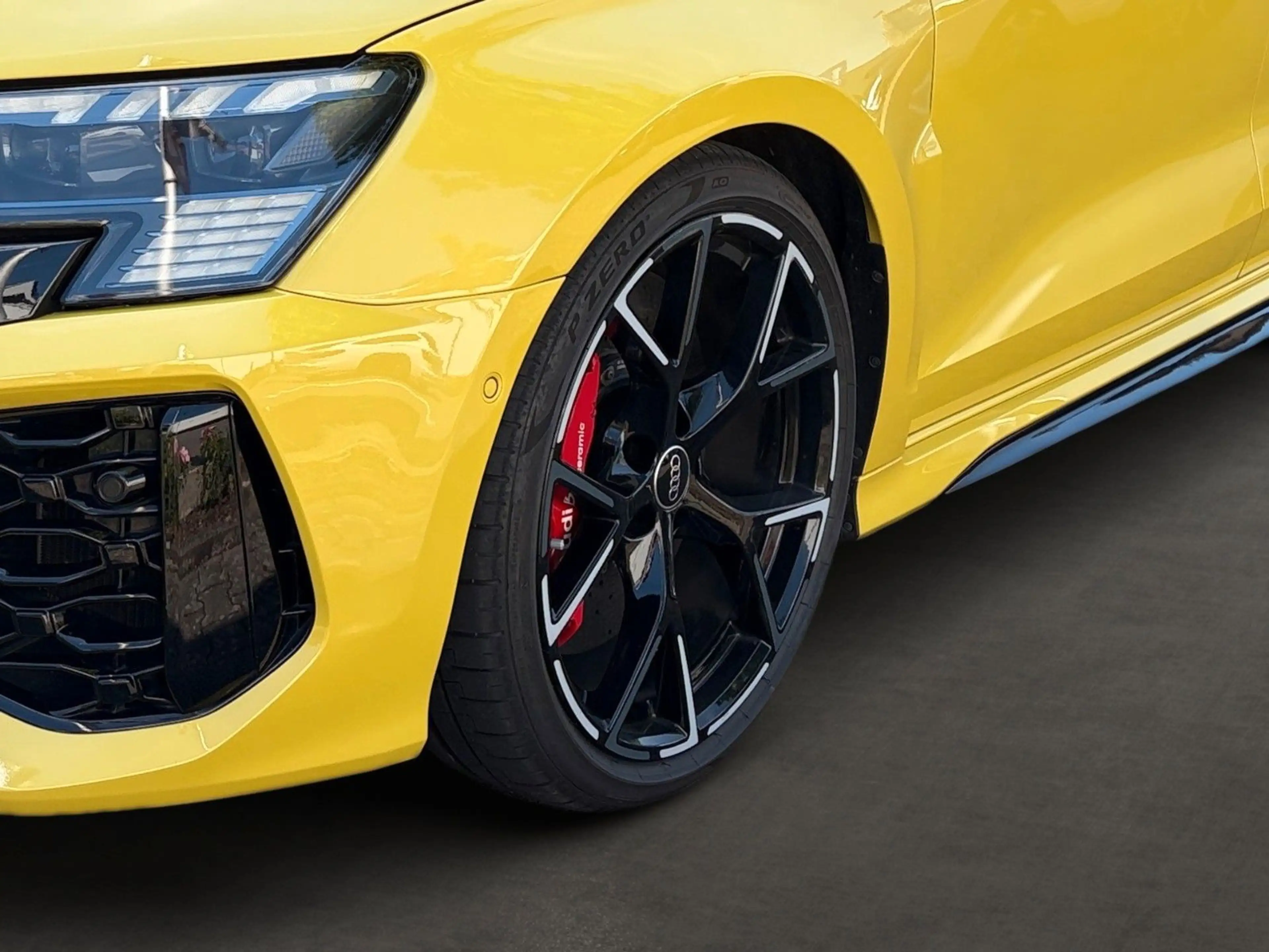 Audi RS3 Sportback *Keramik,Carbon,B&O,RS-Performanc* — photo 9