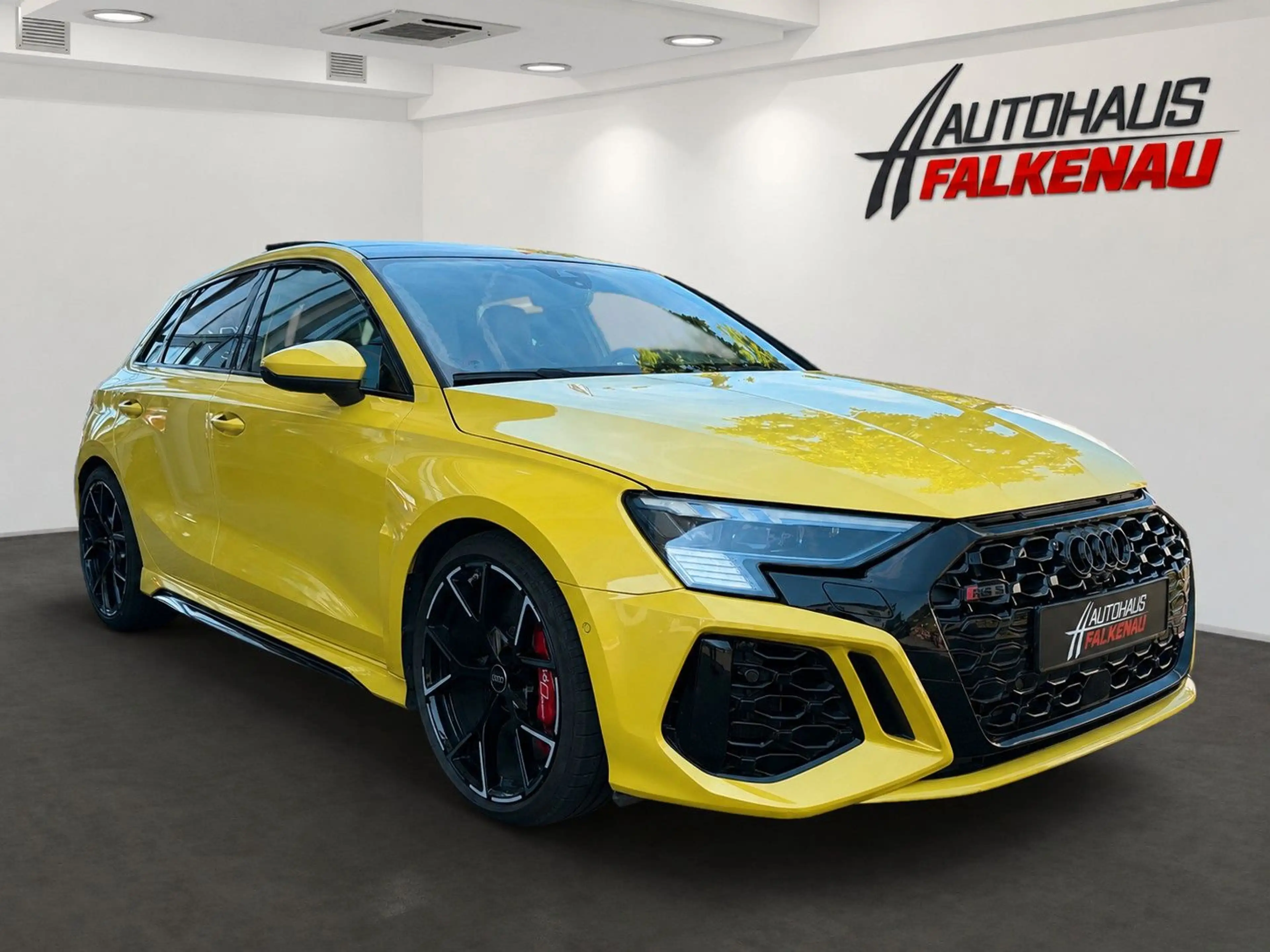 Audi RS3 Sportback *Keramik,Carbon,B&O,RS-Performanc* — photo 3