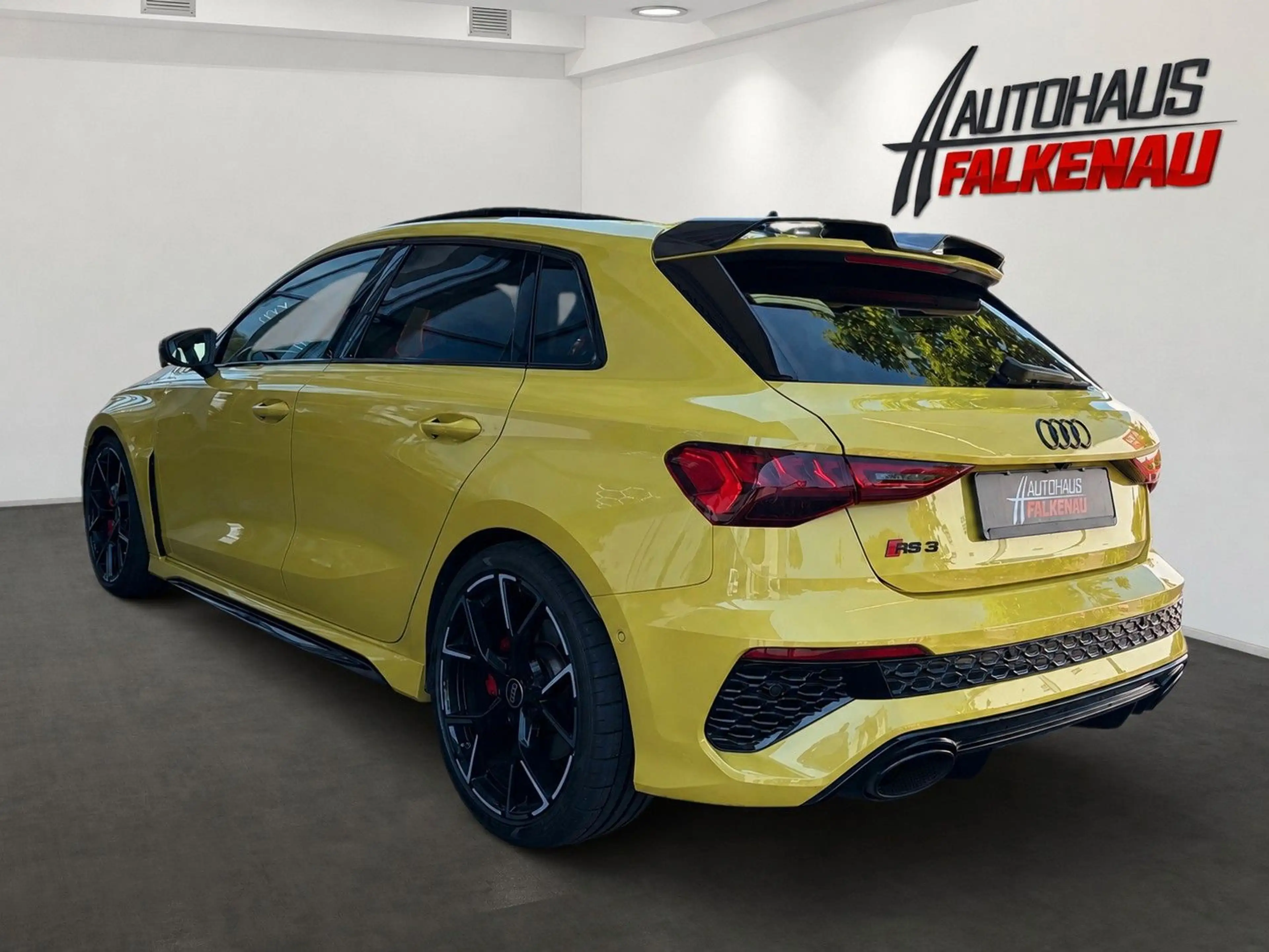Audi RS3 Sportback *Keramik,Carbon,B&O,RS-Performanc* — photo 7