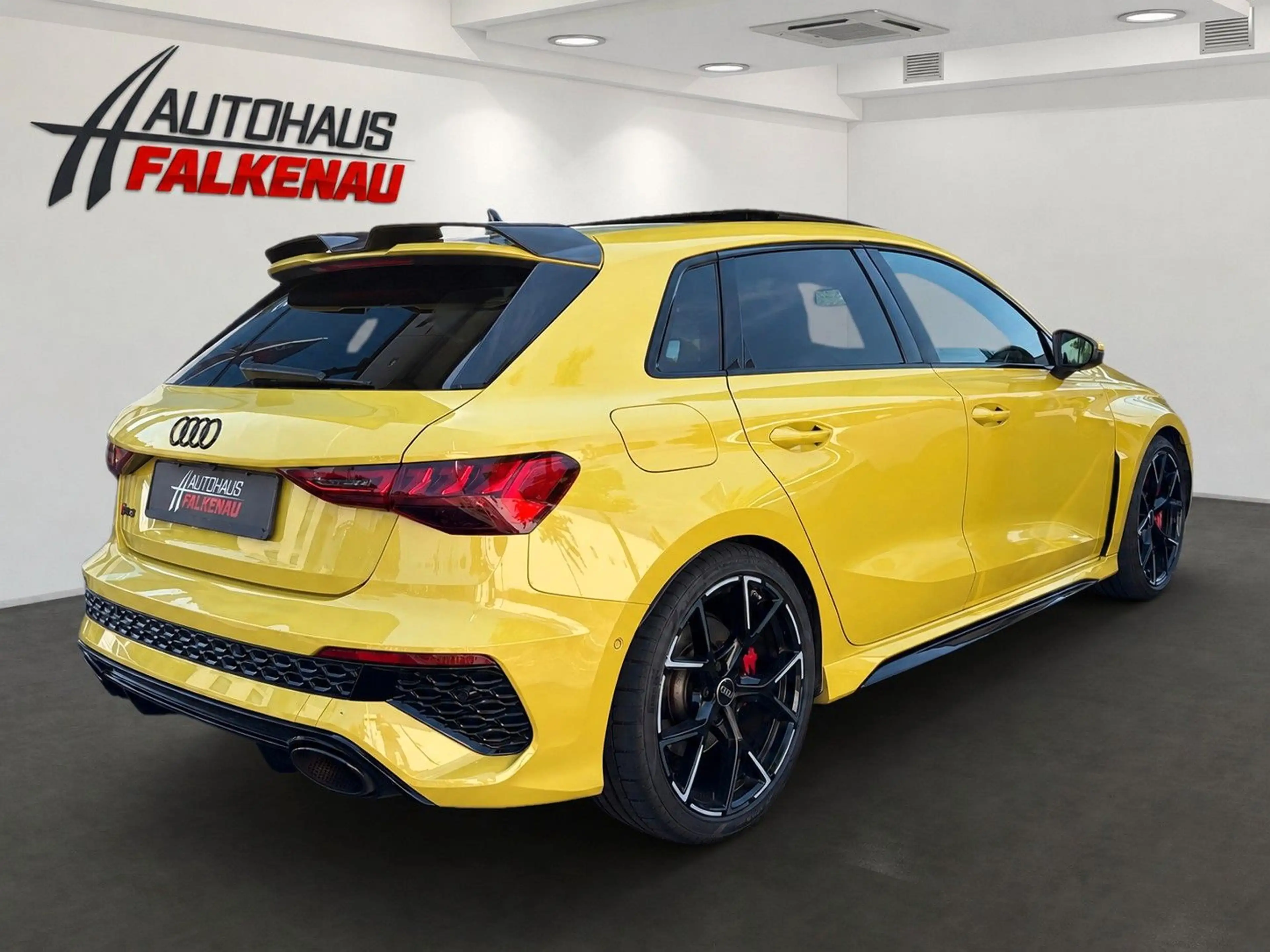 Audi RS3 Sportback *Keramik,Carbon,B&O,RS-Performanc* — photo 5