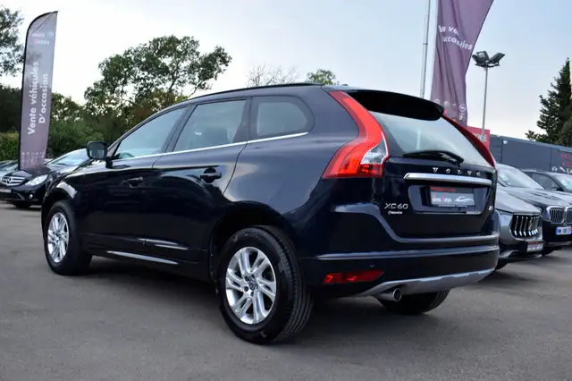 Volvo XC60 view 5